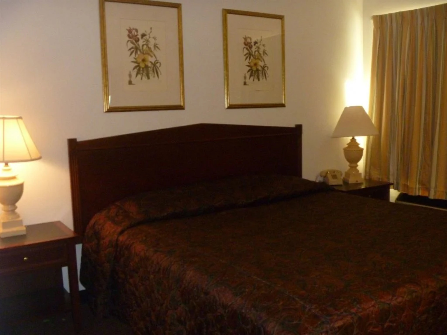 Motel 22 Mapleton Depot