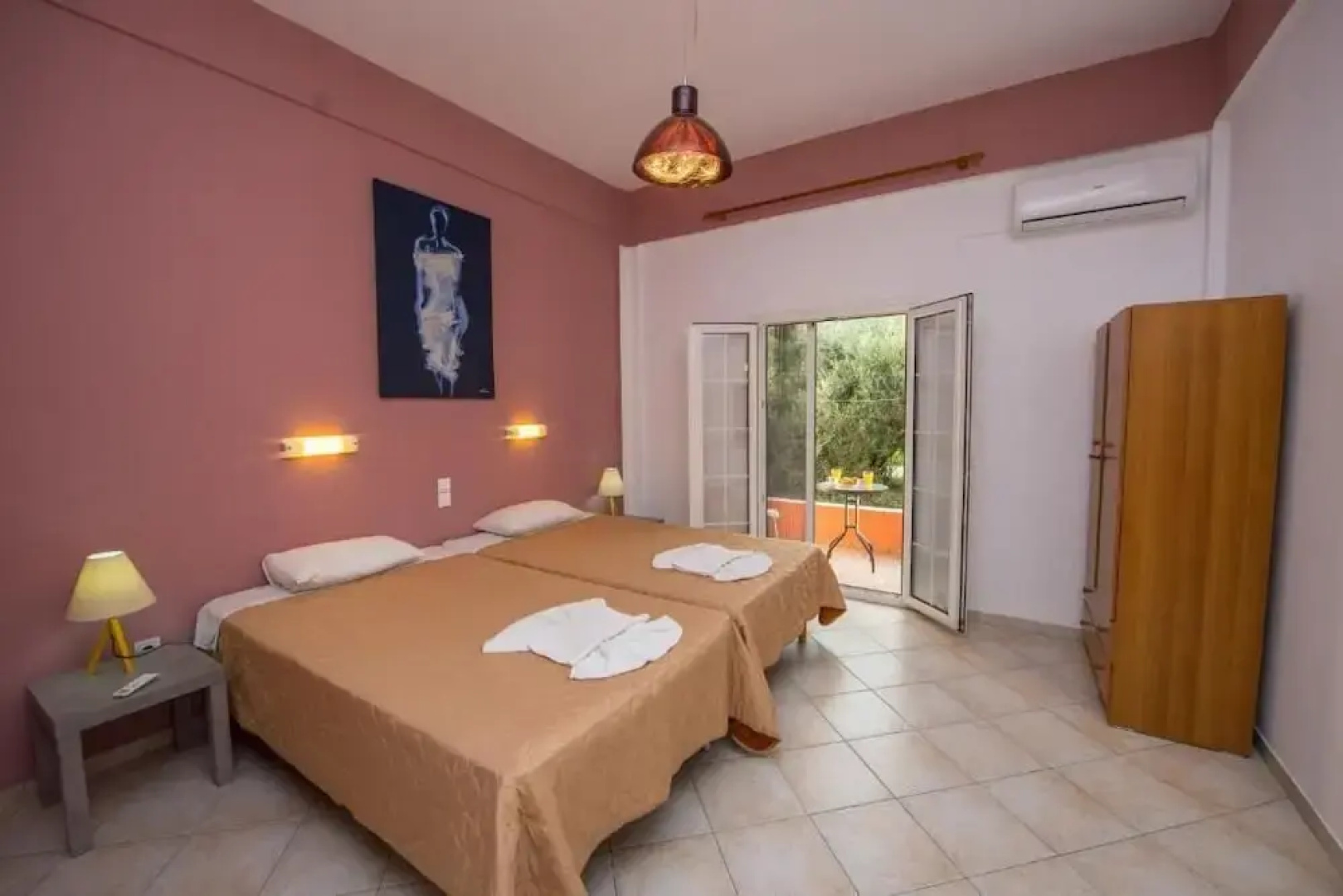 Kogeros Apartments