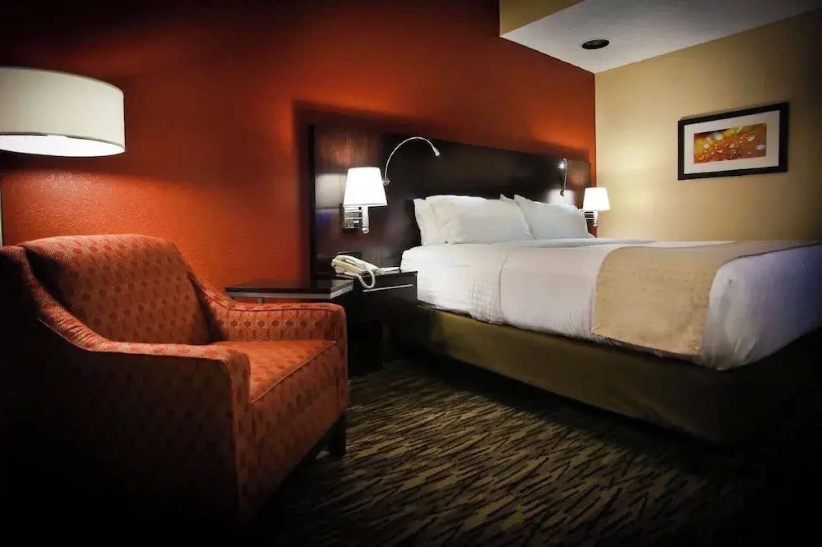 Pearl Street Hotel & Suites