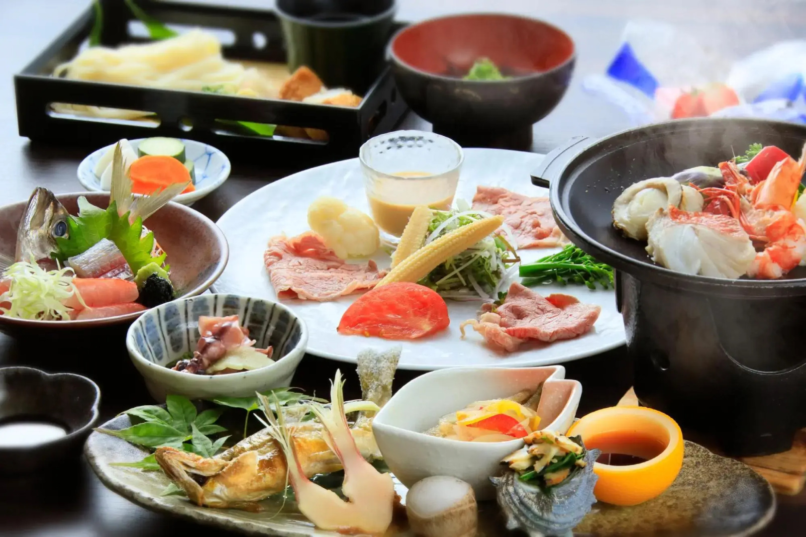 Izu Ippeki lake lakeside terrace