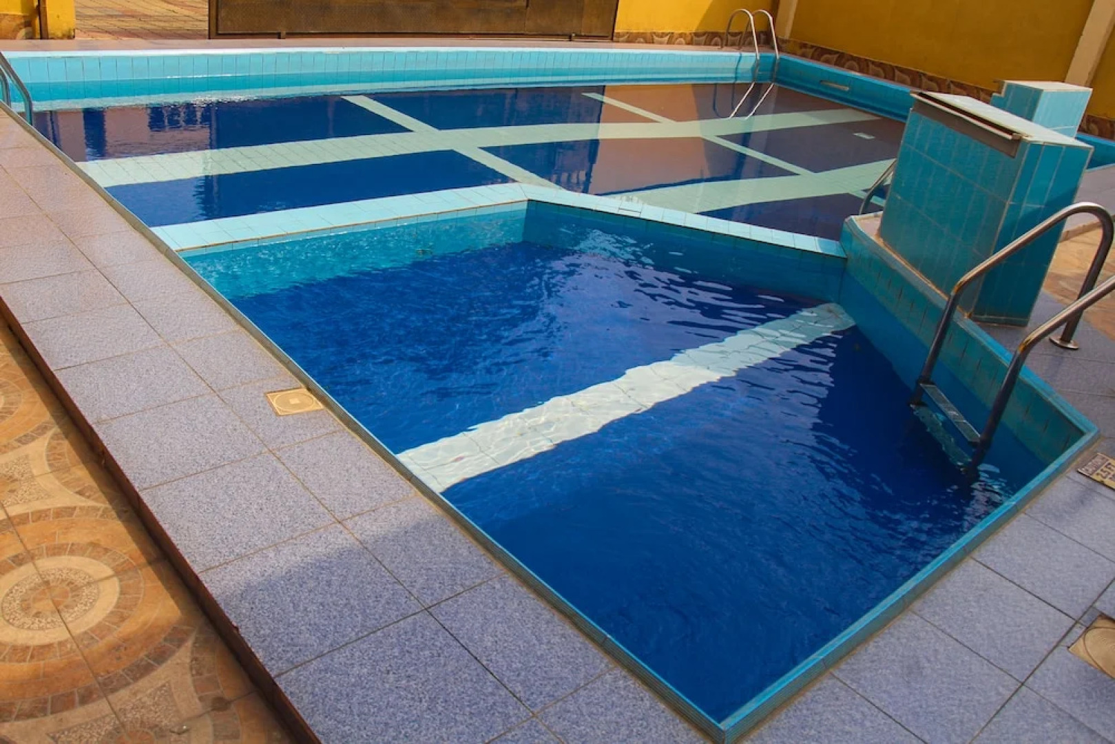 Banex Hotel and Suites