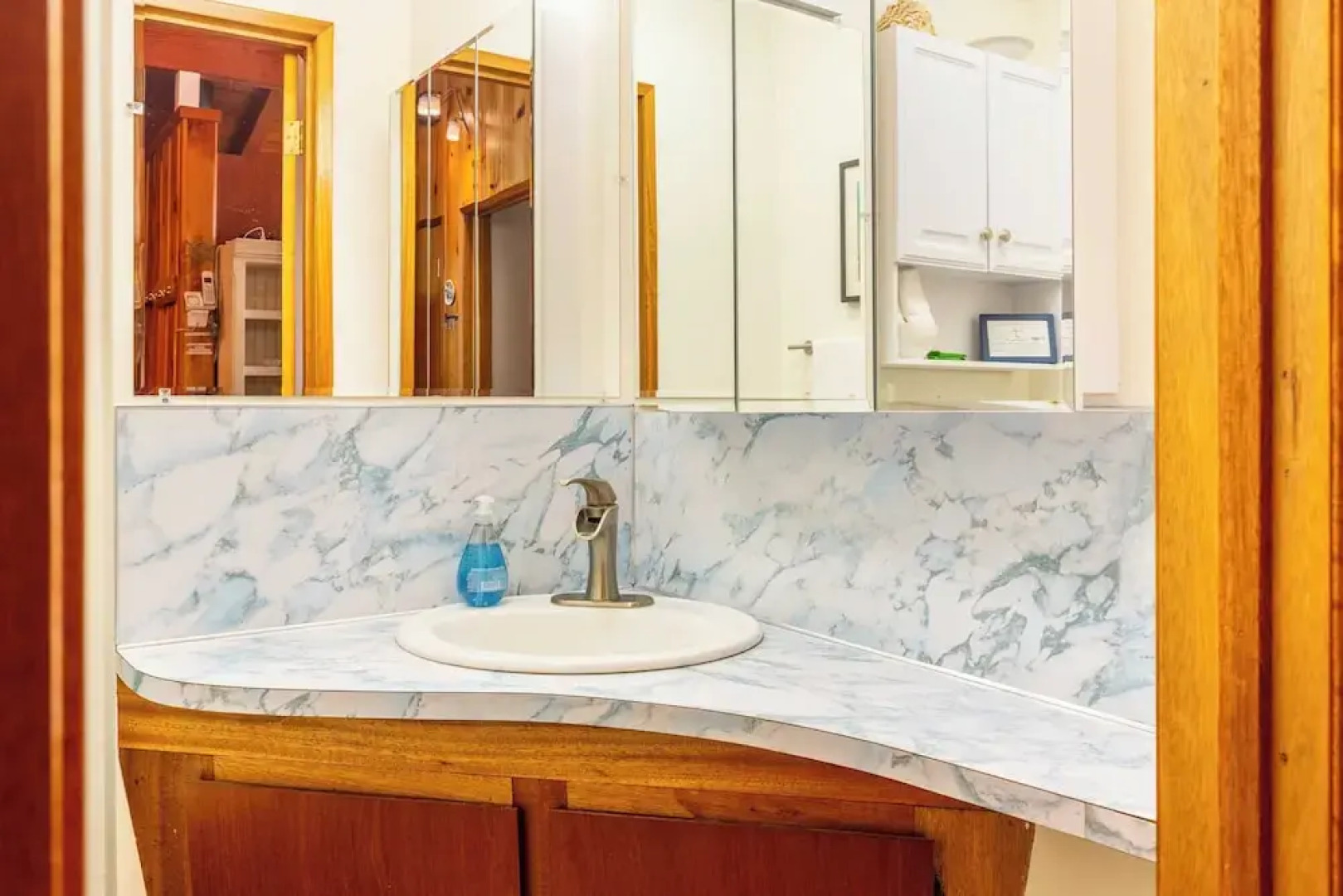 Goss Lake Getaway by Avantstay Lakefront Escape