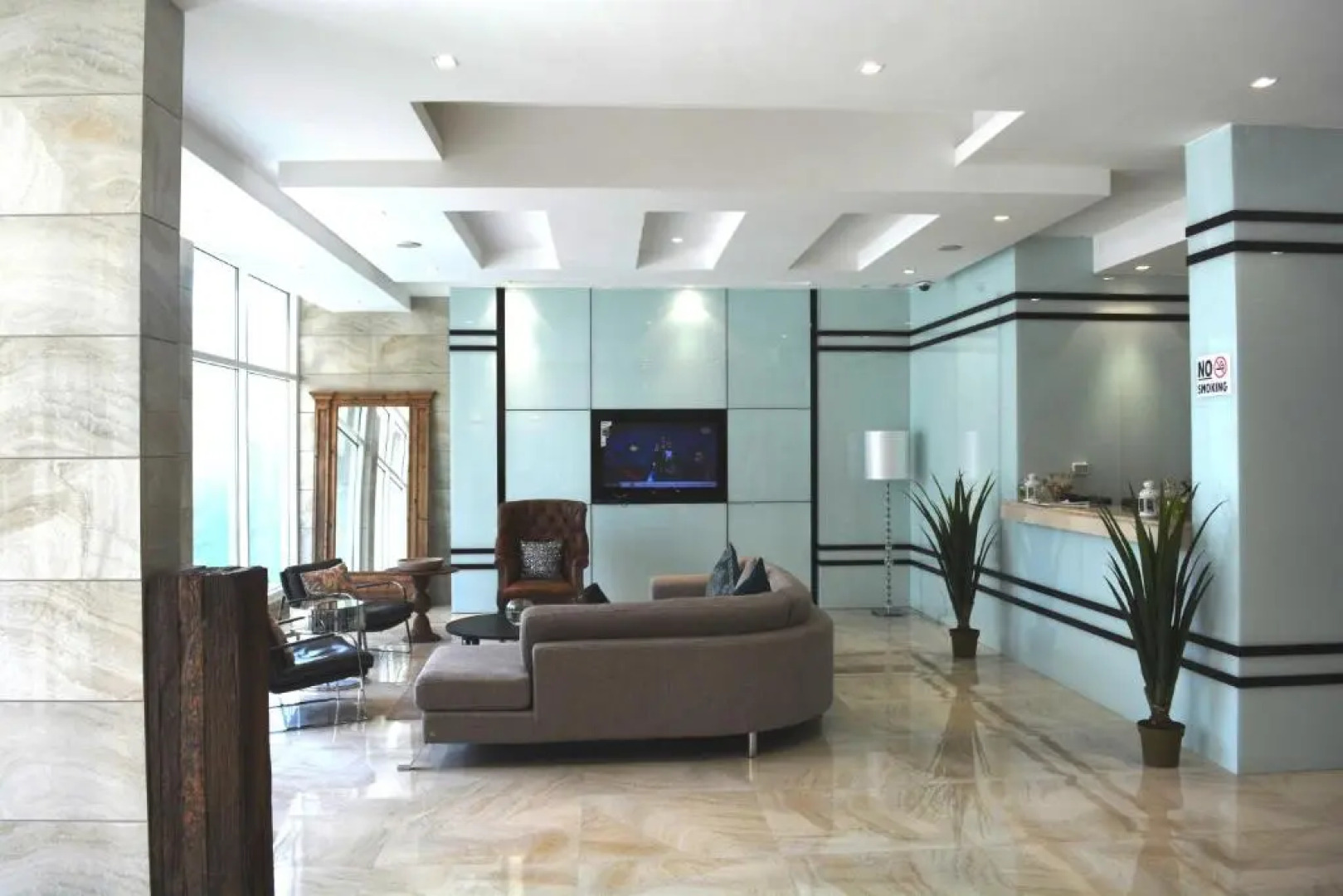 Leaders Plaza Apartments