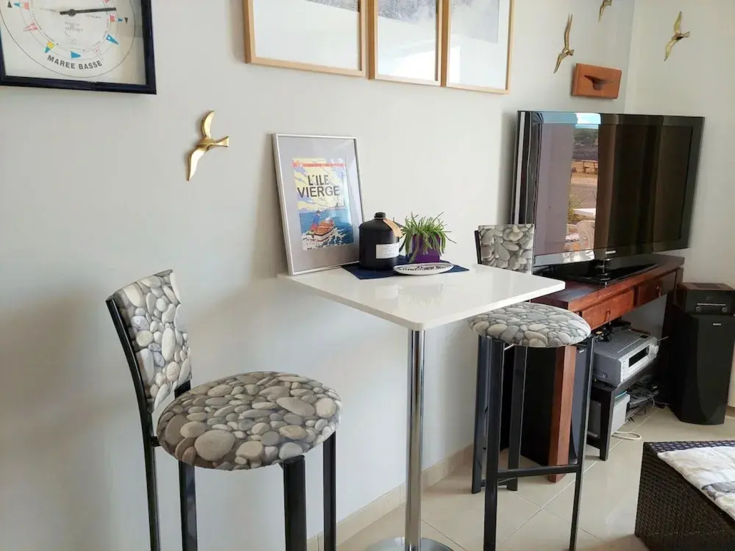 Beachfront Apartment in Plouguerneau