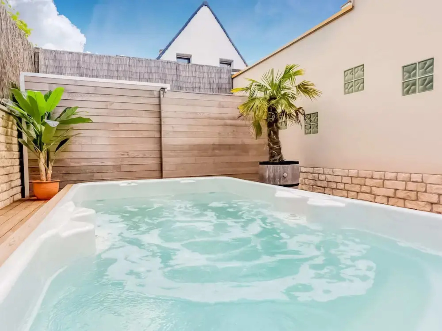 Modern Holiday Home in Avelgem with Sauna & Hot Tub