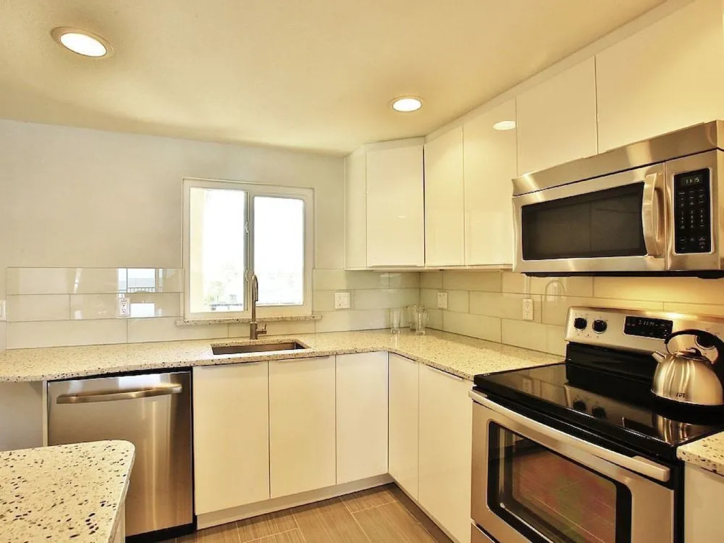 4495 S. Atlantic Ave #306S 2/2 Ocean front - 2 Br condo by RedAwning