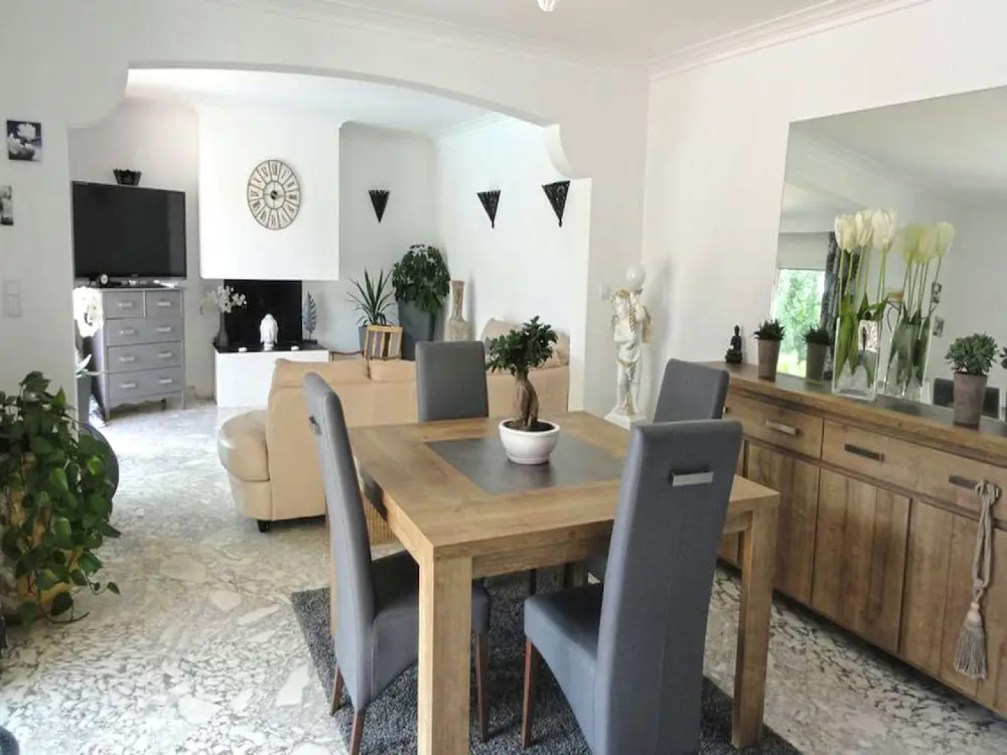 Detached Villa With Private Pool and air Conditioning, 10 km From the Mediterranean