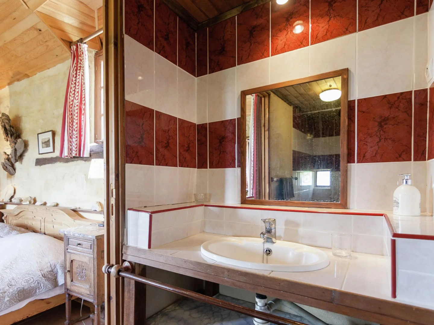 Quaint Mansion in Aquitaine estate with private garden