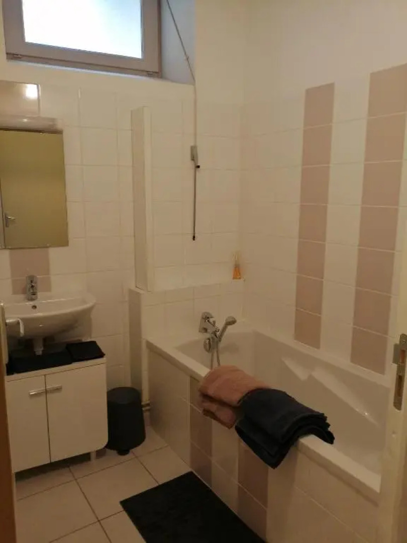 Studio dans vieux magasin 1800