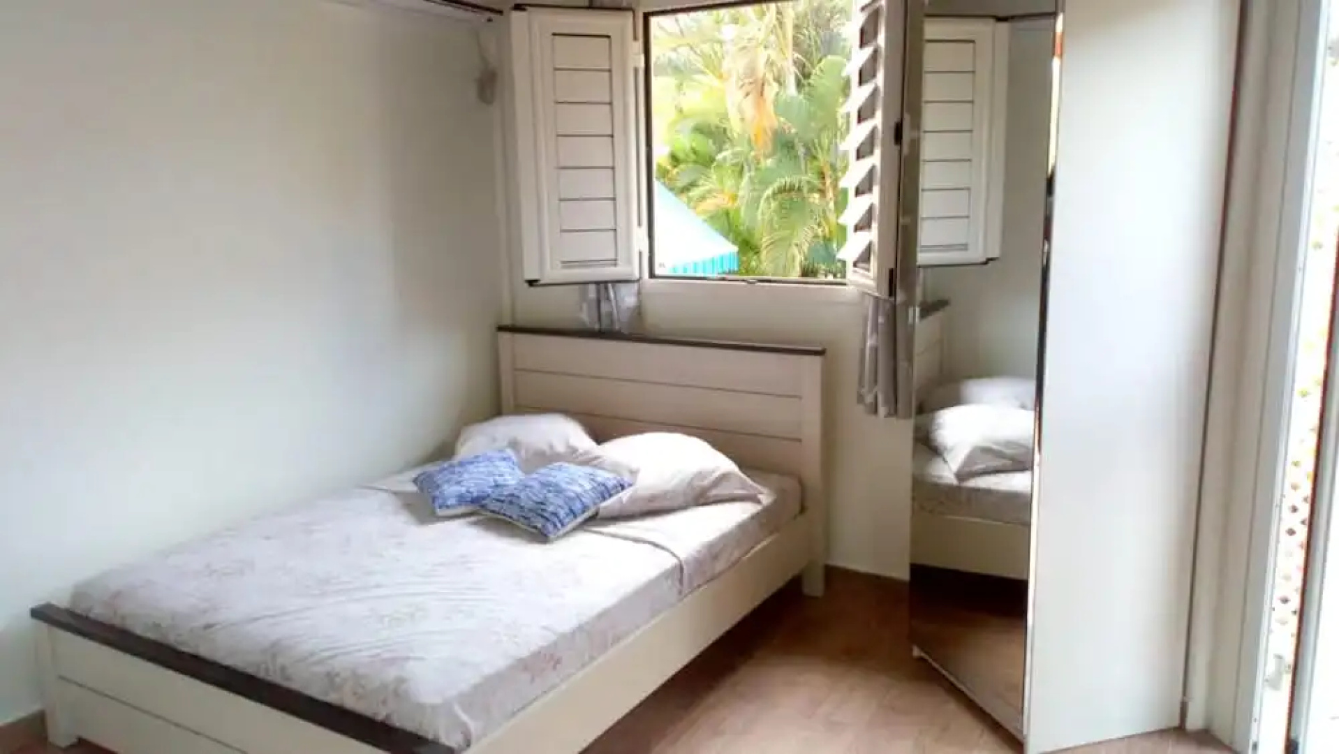 Bungalow With one Bedroom in Le Gosier, With Pool Access, Enclosed Gar