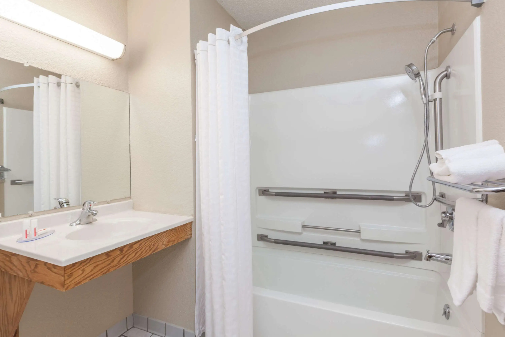 Super 8 by Wyndham Dunbar/Charleston Area