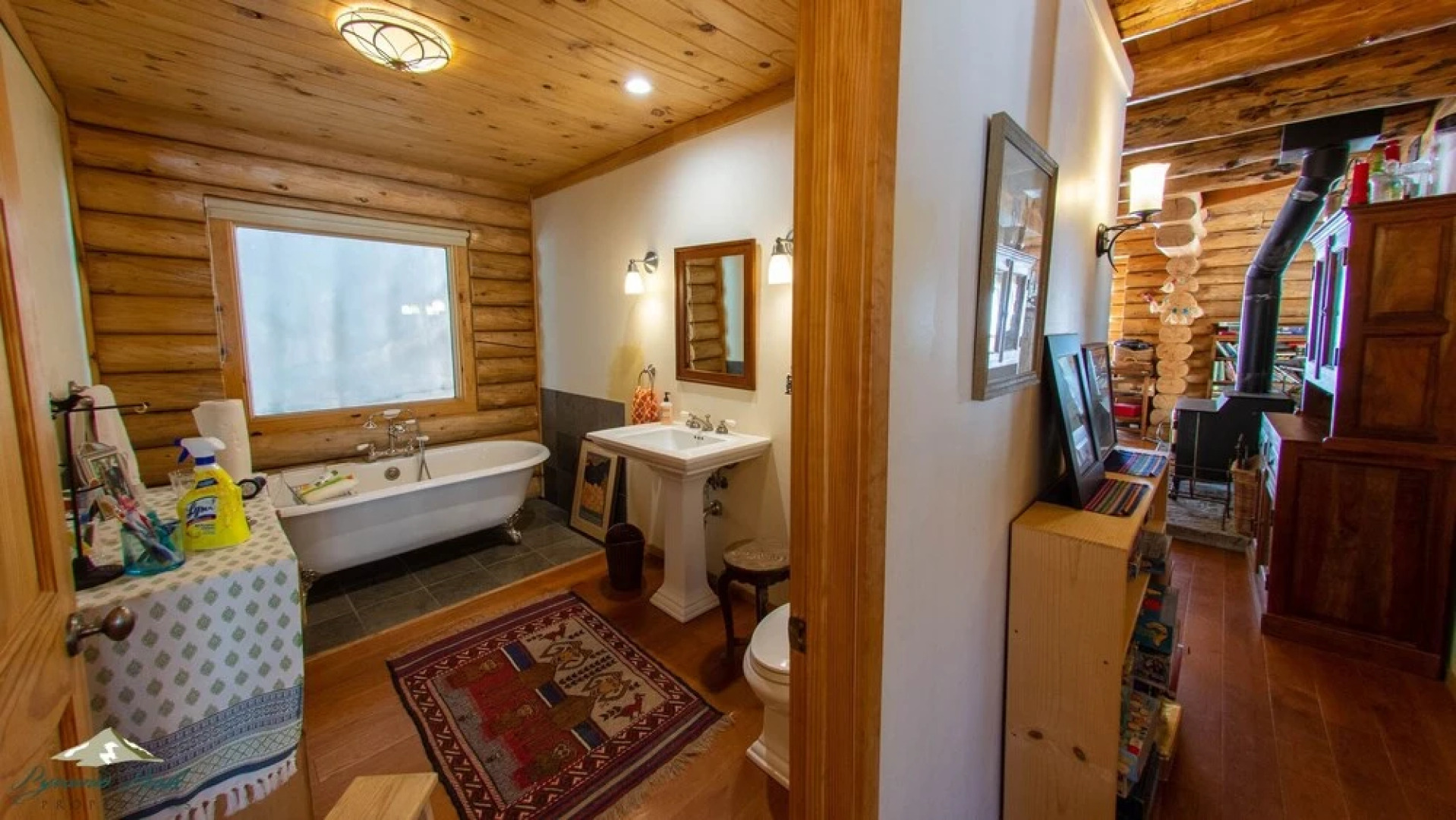 Meadow Out Luxury Cabin