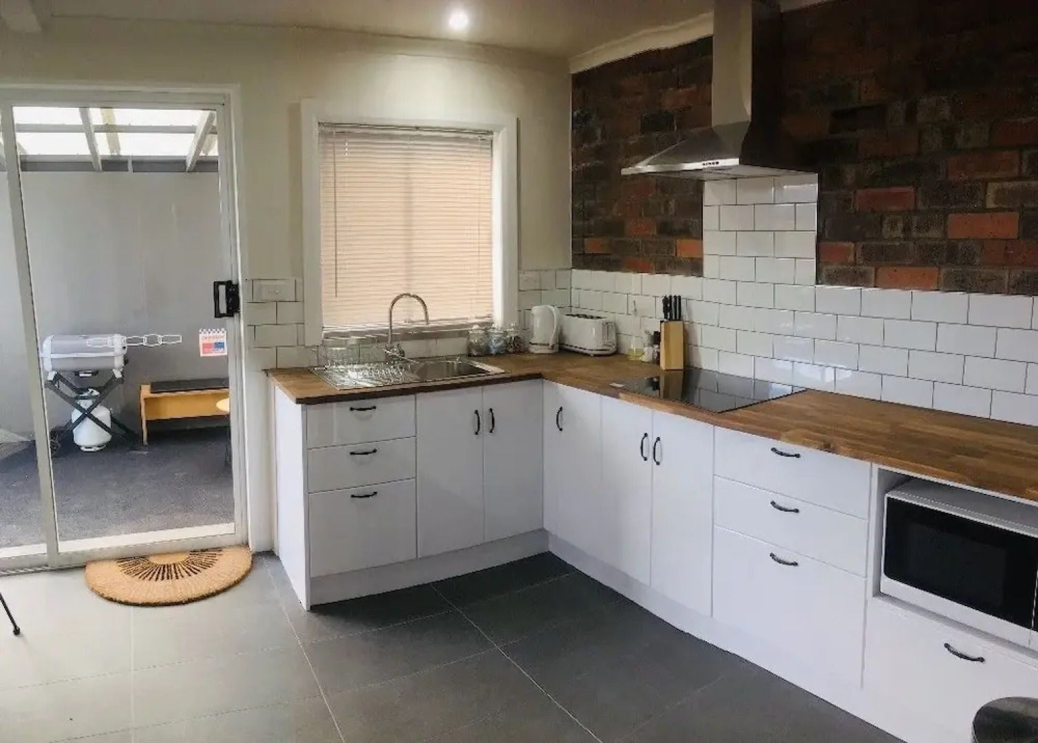 3ree Spacious & charming Apartment