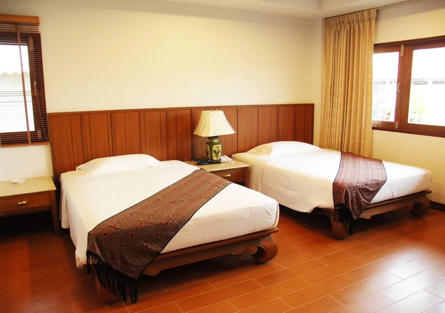 Sailom Resort Bangsaphan