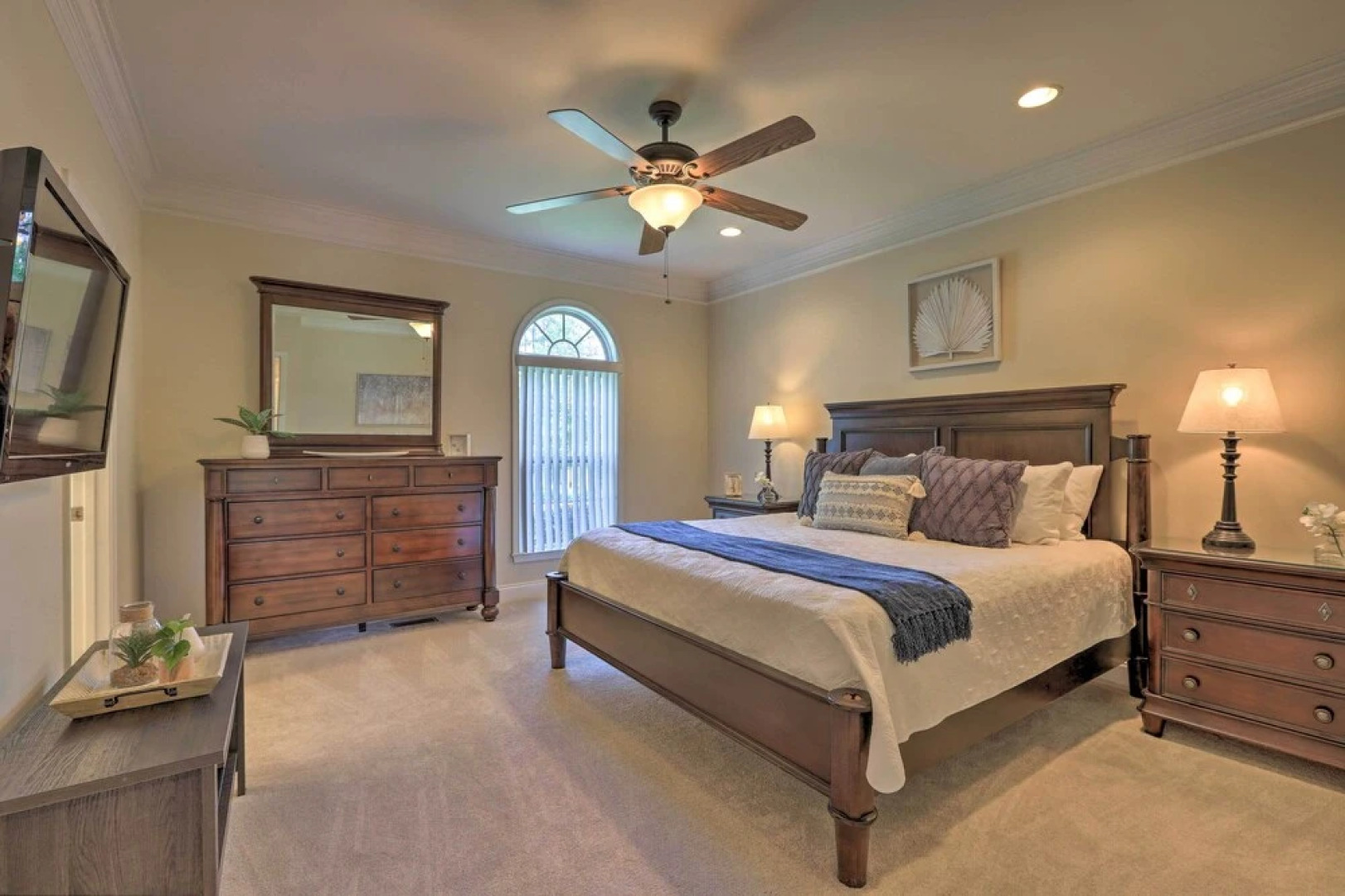 Waterfront Eatonton Escape w/ Private Hot Tub!