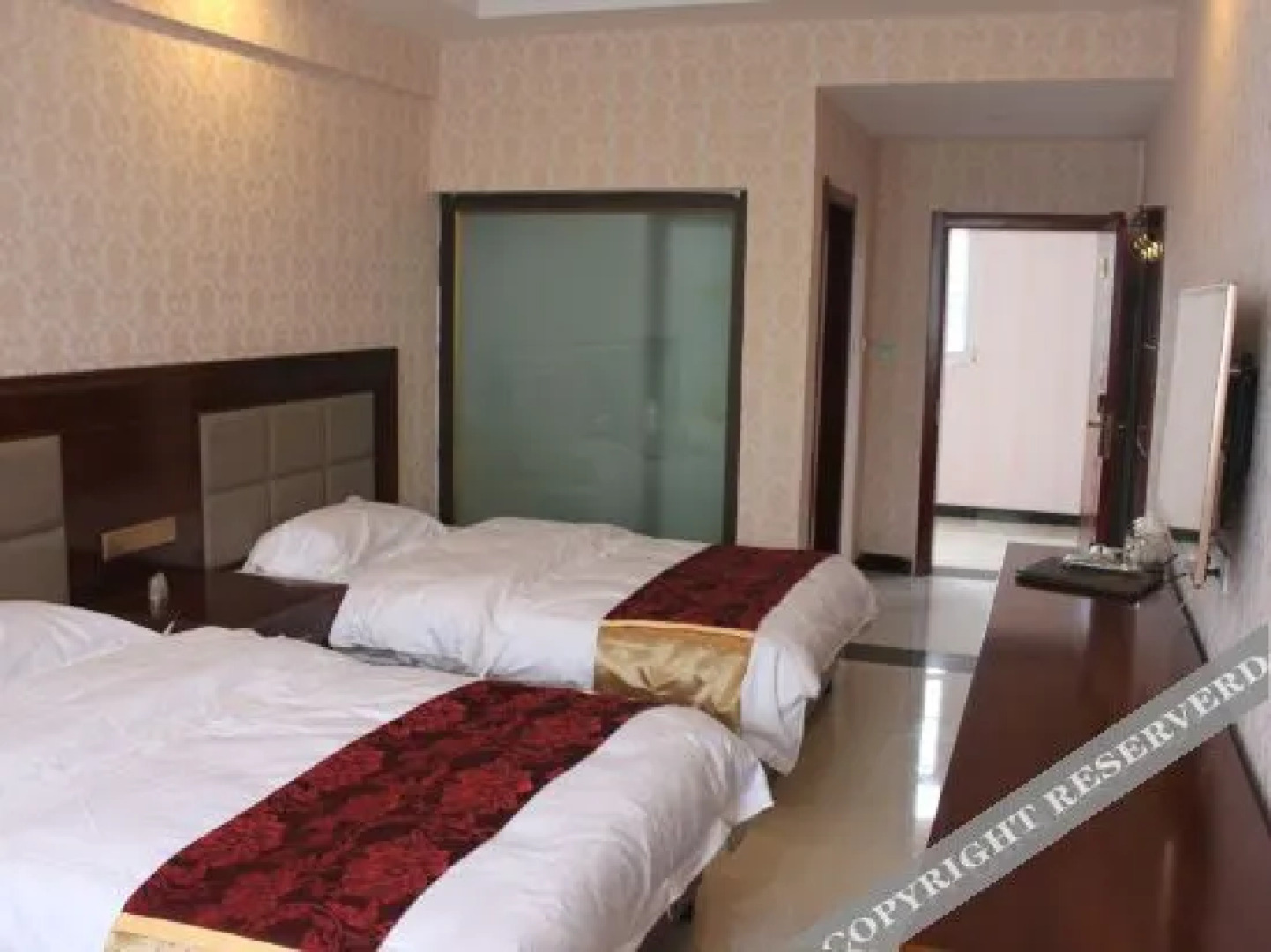 Junyue Business Hotel (Xining Caojiabao Airport Branch)