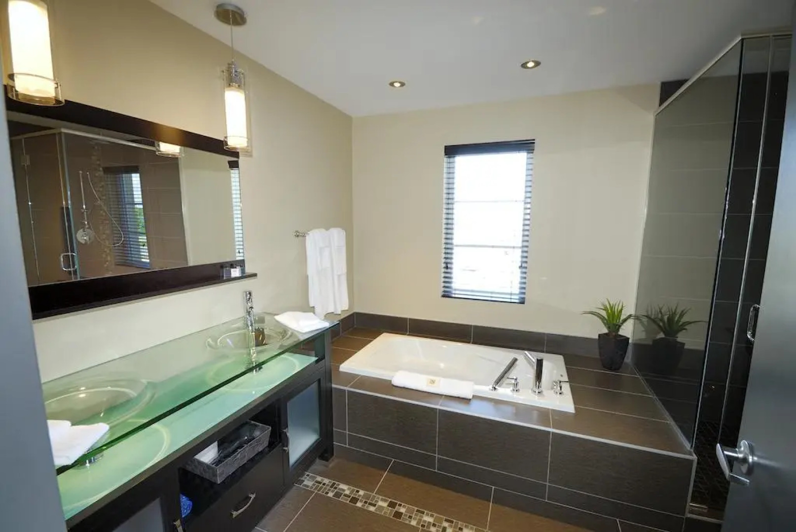 Imperia Hotel & Suites Terrebonne