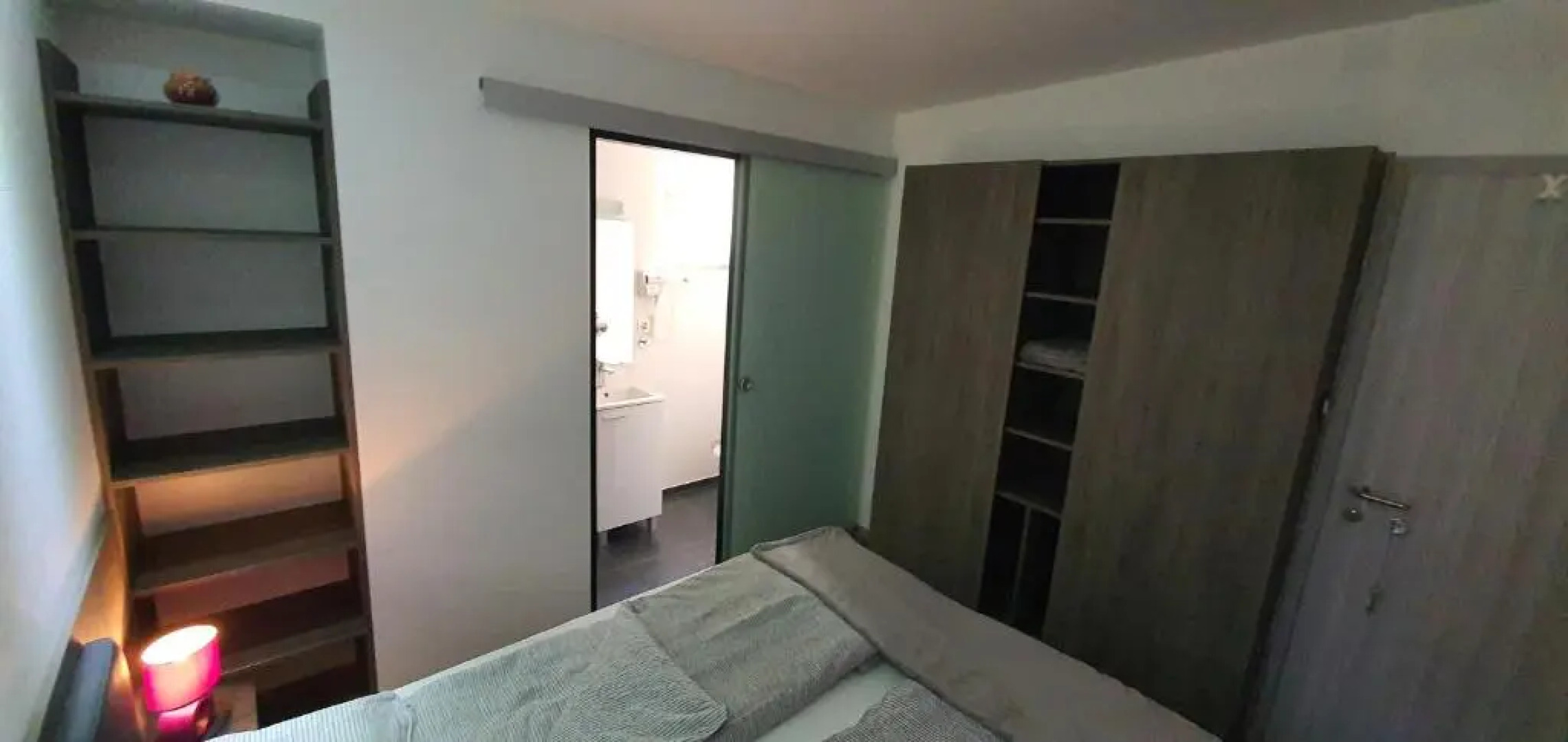 Pirovac Premium Luksuzni Mobile-Home on the beach 6 ležaja satelit tv wifi klima 2 x wc velika terasa full opremljena ljubimci dozvoljeni parkirno mjesto 10m do plaže pogodno za djecu mali obiteljski kamp 100m do centra mjesta