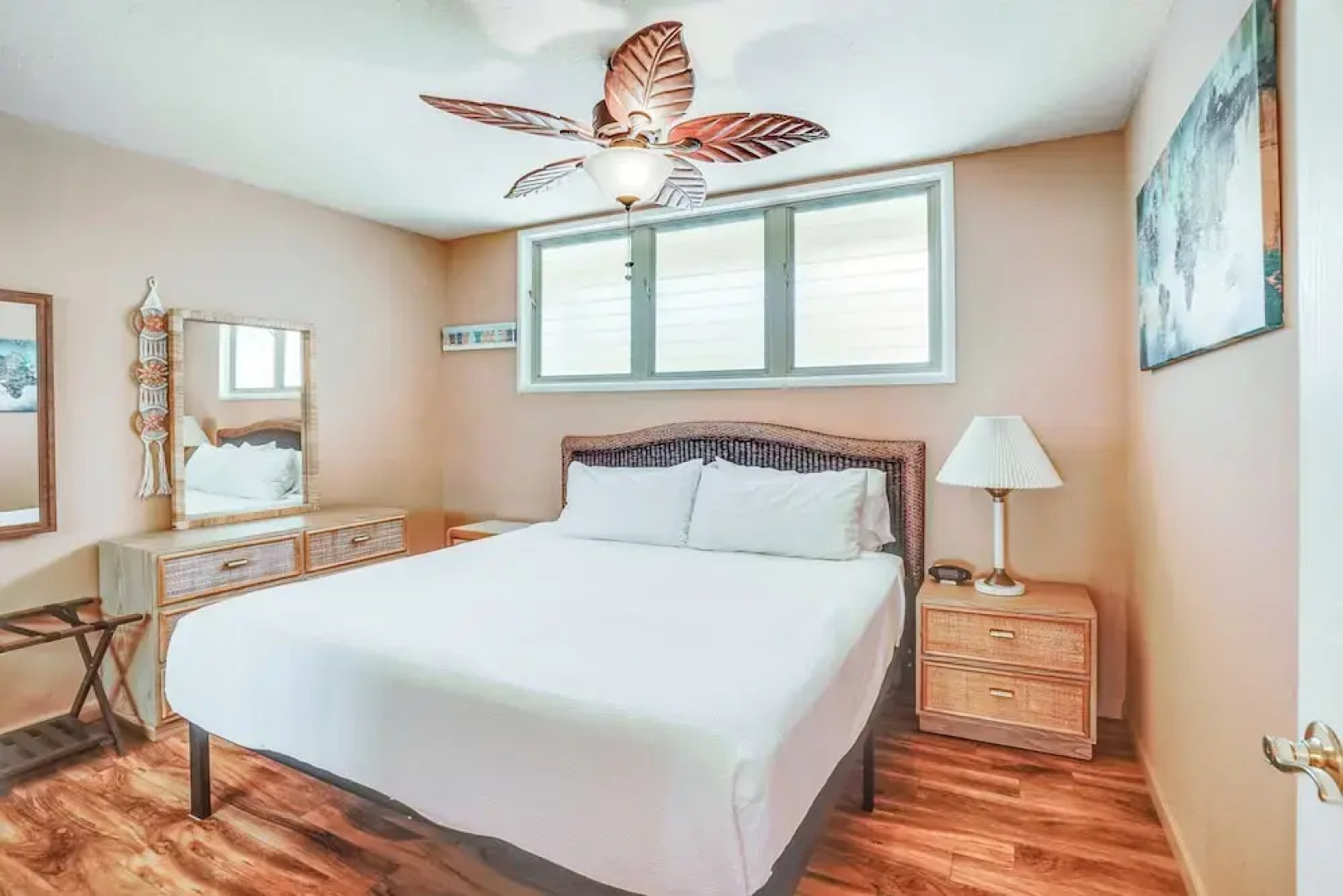 Kaunakakai Condo w/ Private Lanai & Ocean Views!