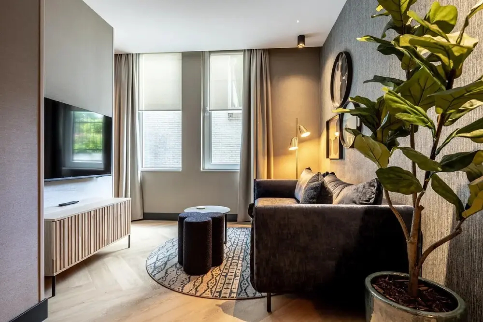 Spacious Apartment Retreat