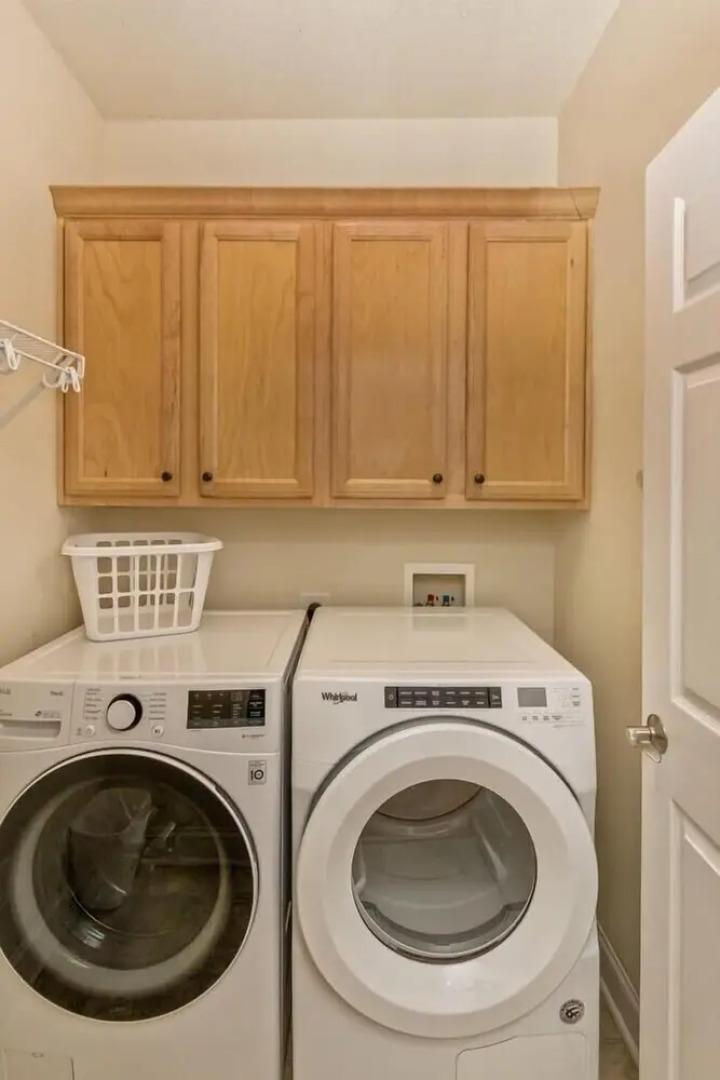 Rumbling Bald Resort Home In Lake Lure - Wifi - Community Beach, Pool, Golf And More 5 Bedroom Home by Sunscape Property Management