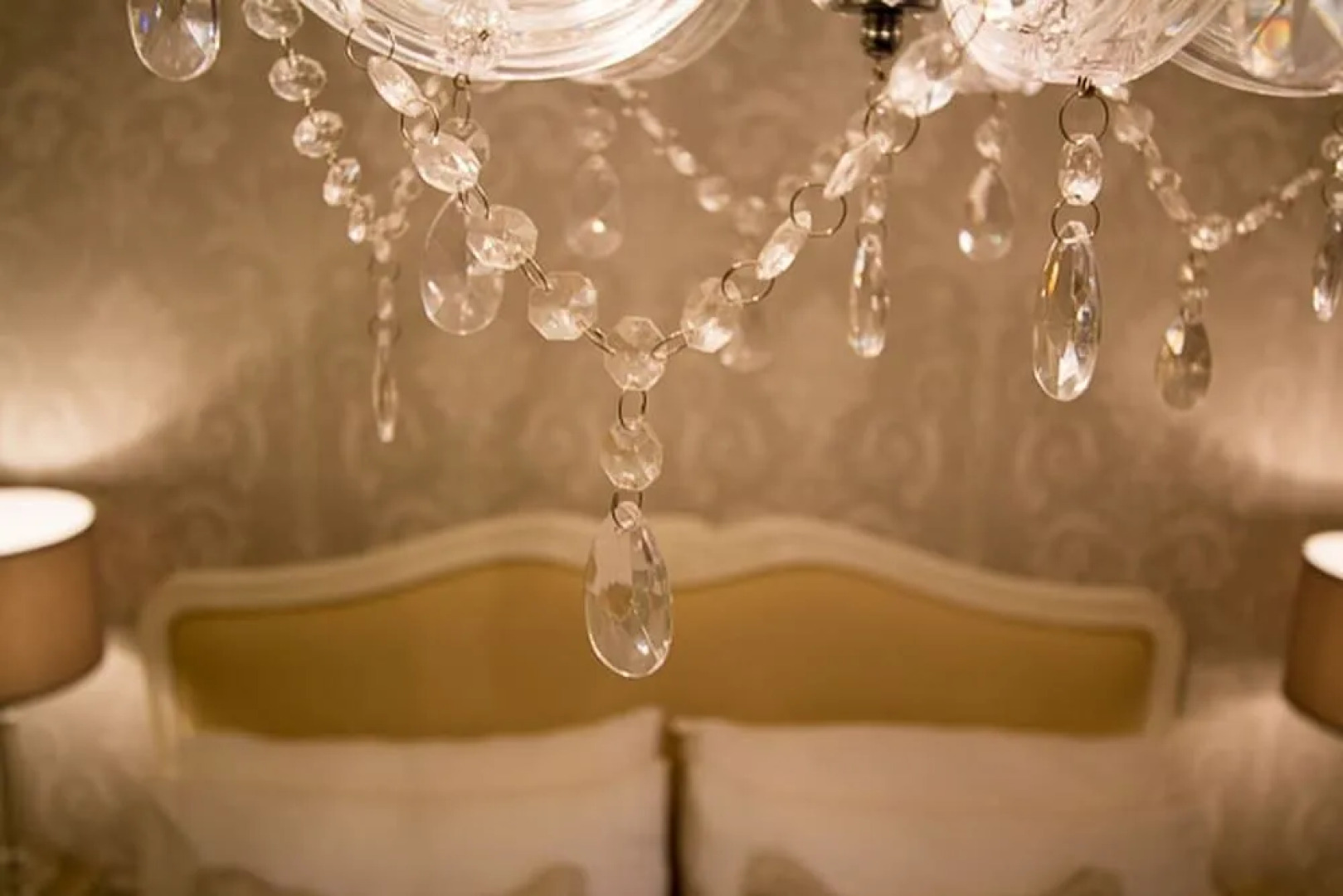 Whispering Cottages Bed and Breakfast