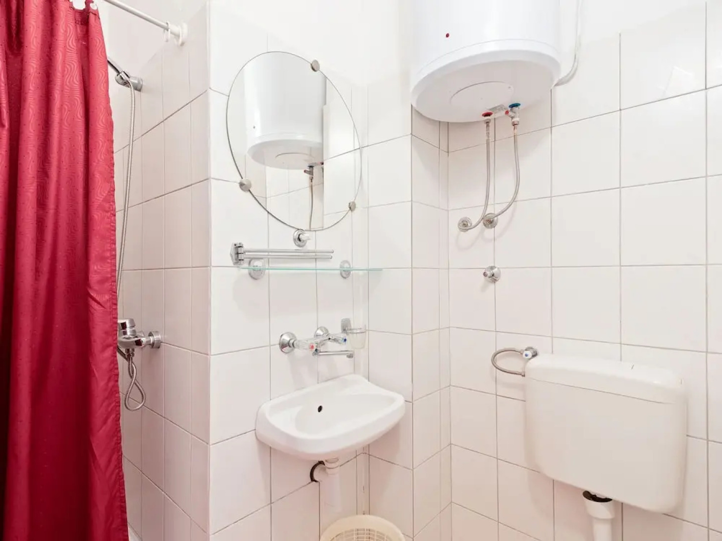 Comfortable Apartment With Large Covered Terrace