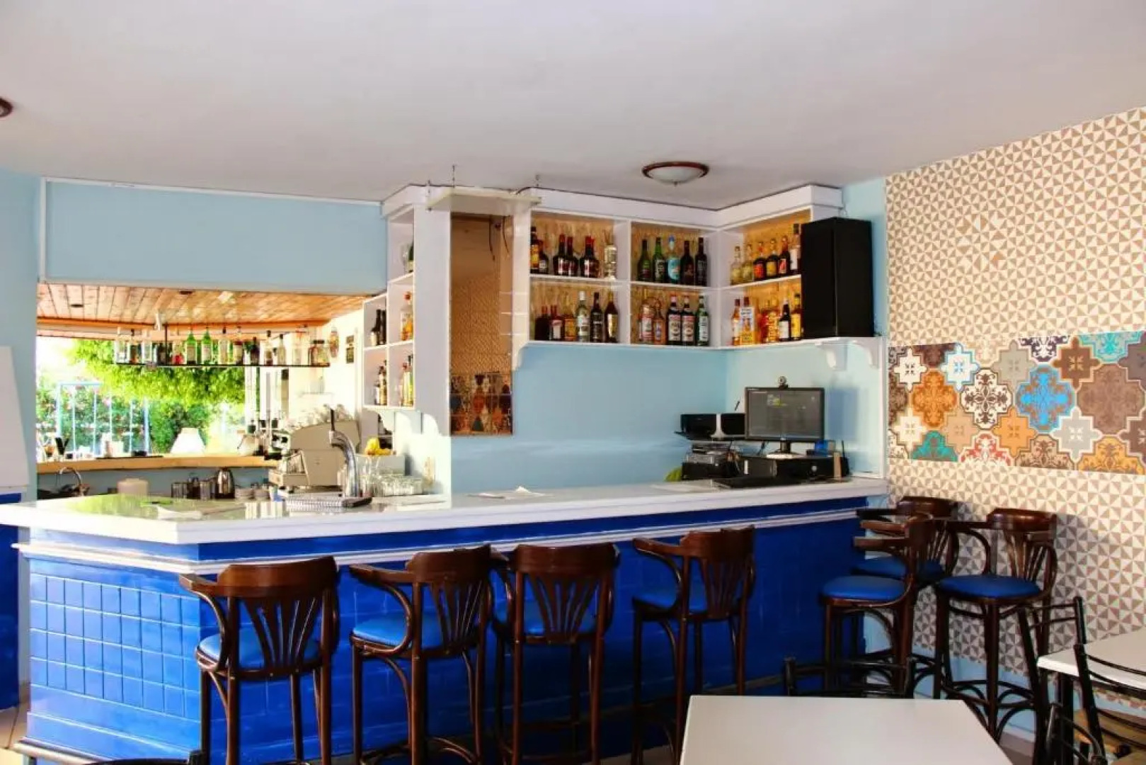 Albatross Studios & Apartments