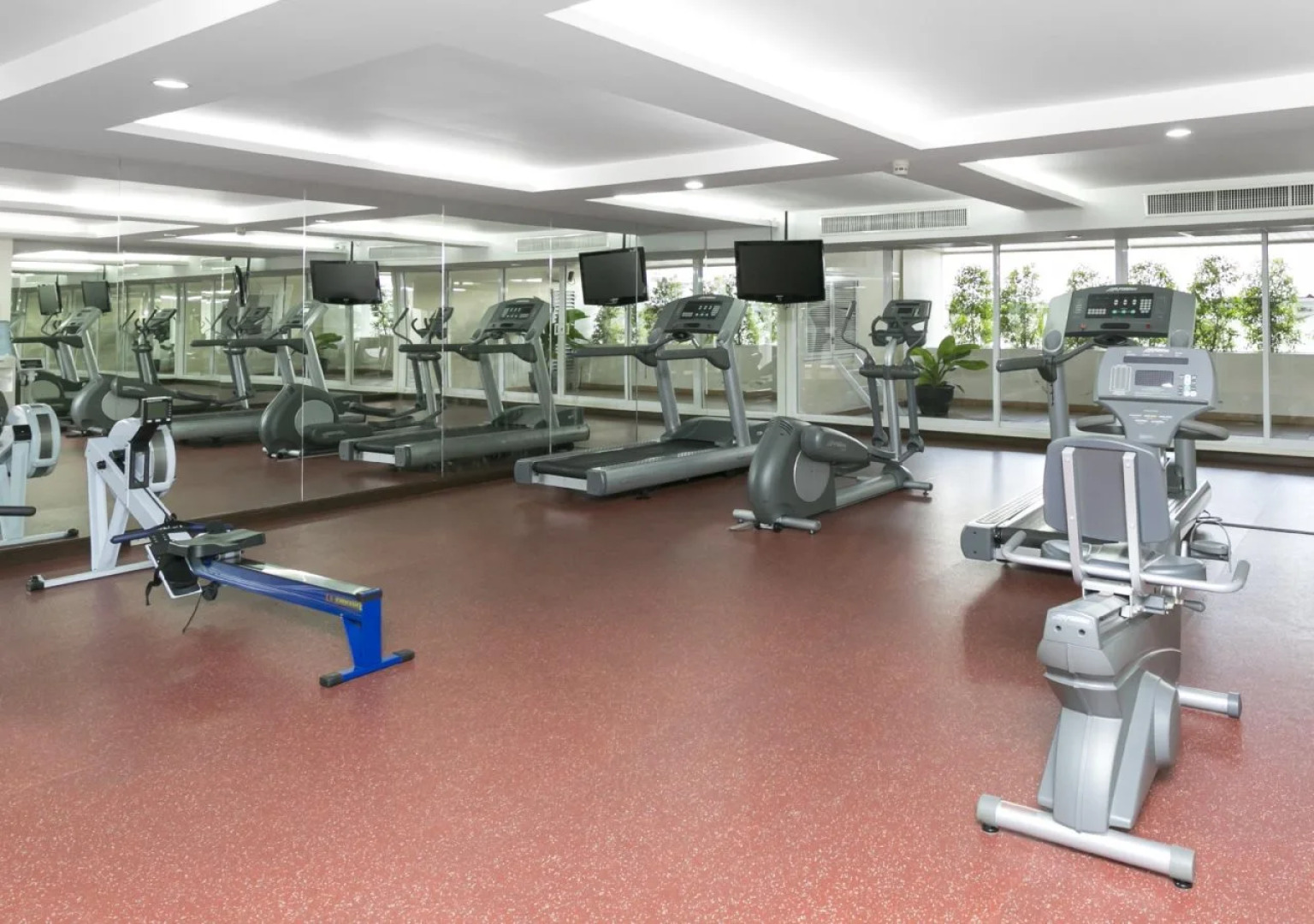 S.M. Grande Residence