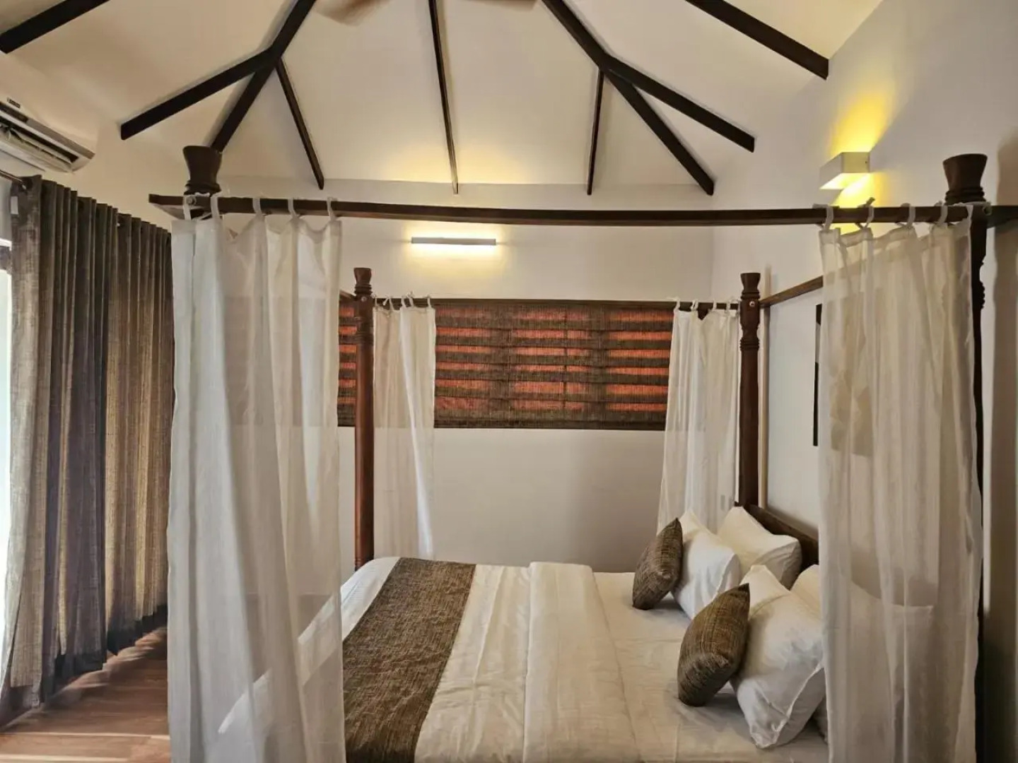 The Isle By Area 707