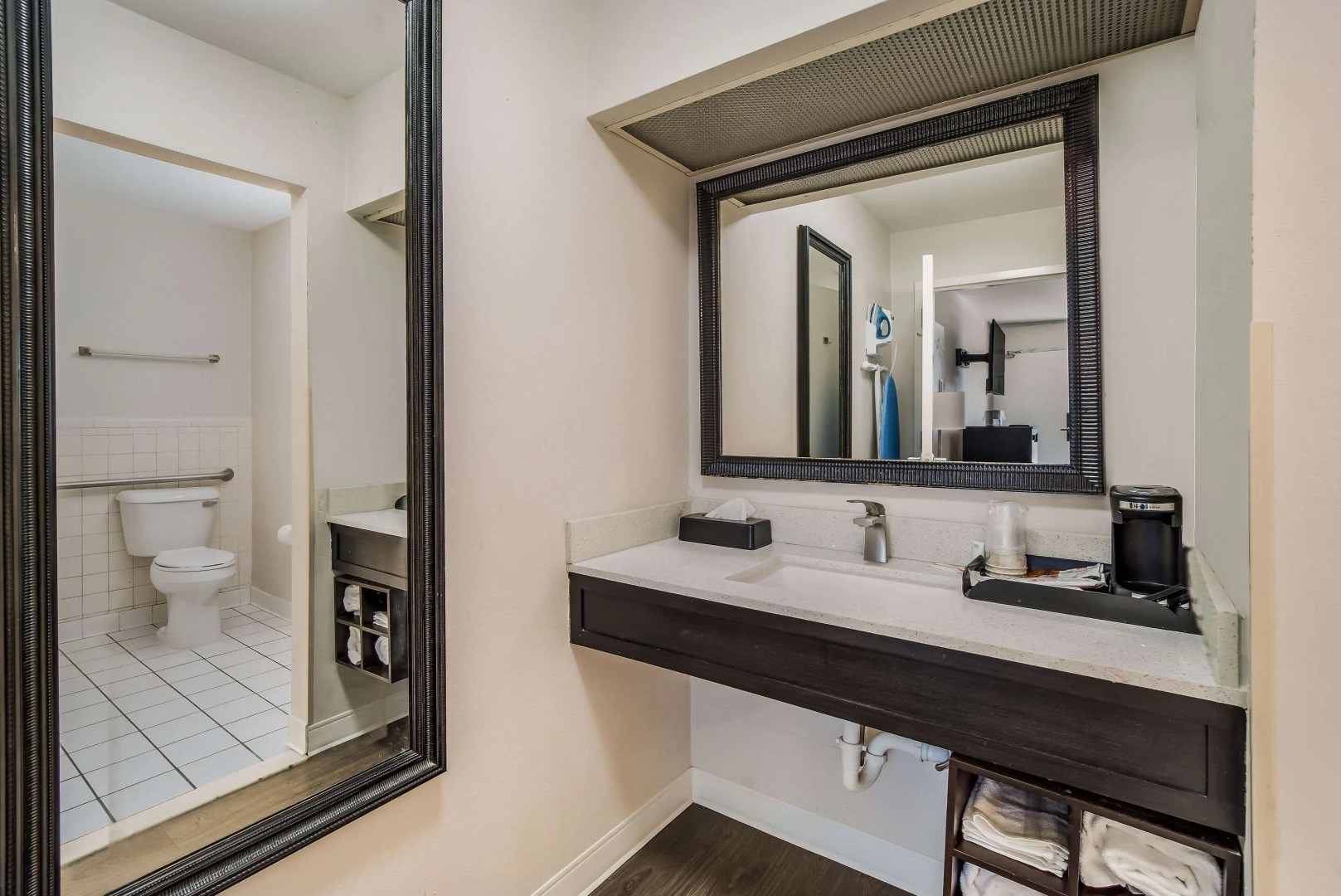 Clarion Inn & Suites Florence - Darlington