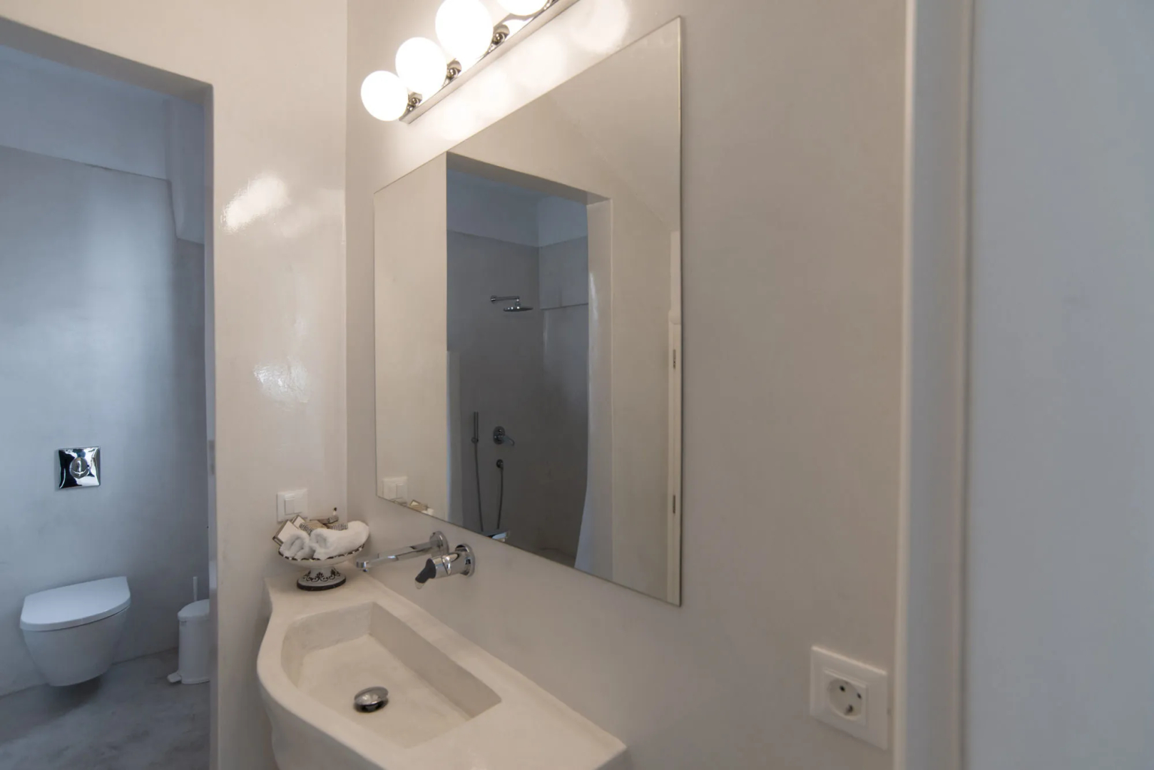 Lagadi Suites