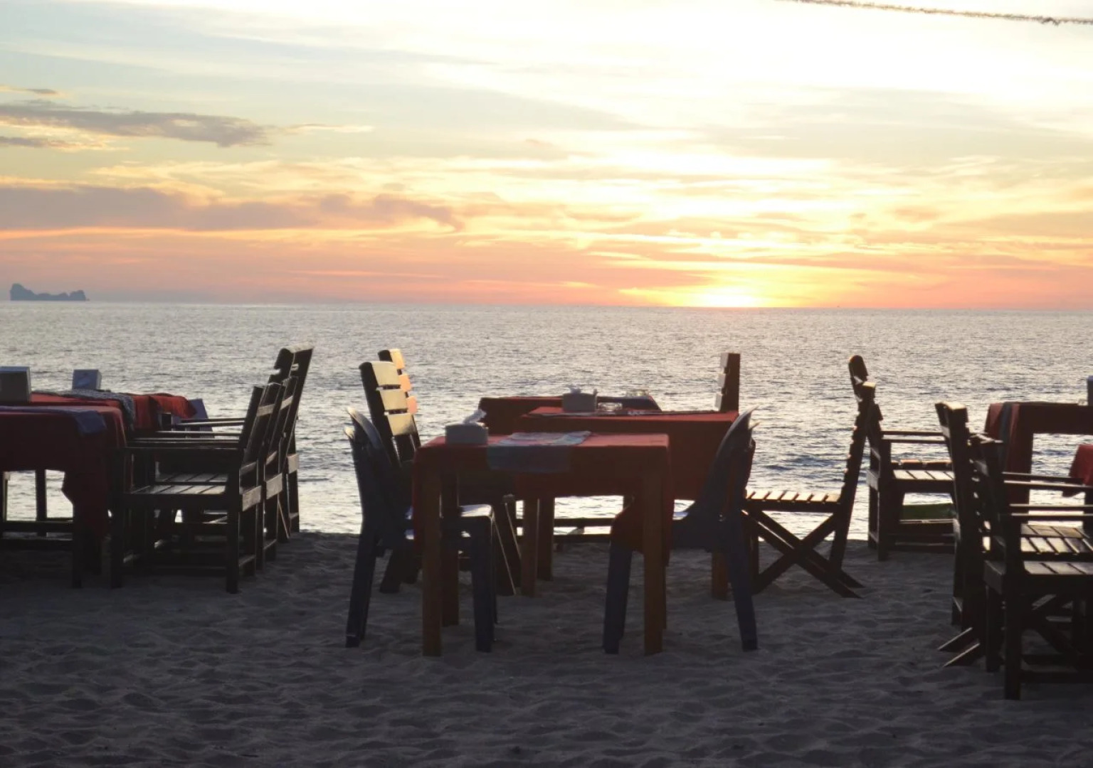 Lanta Nice Beach Resort