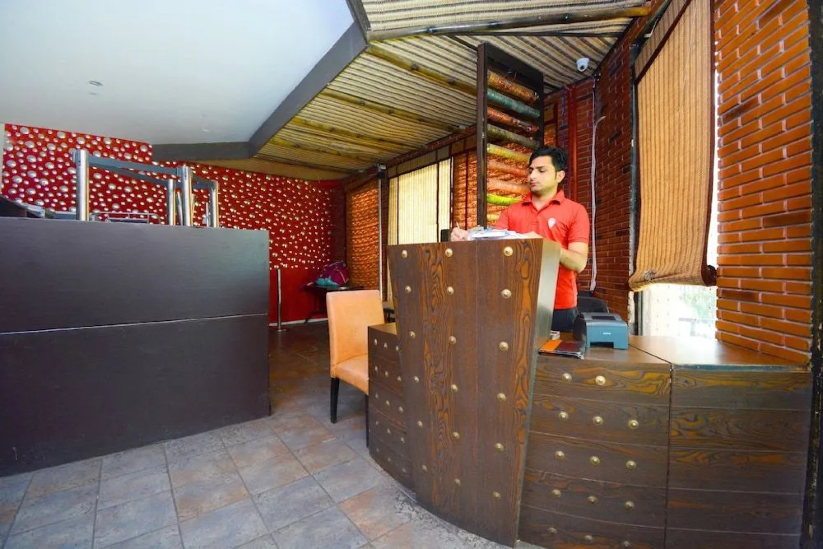 Oyo 37208 Dlm Valley Resorts