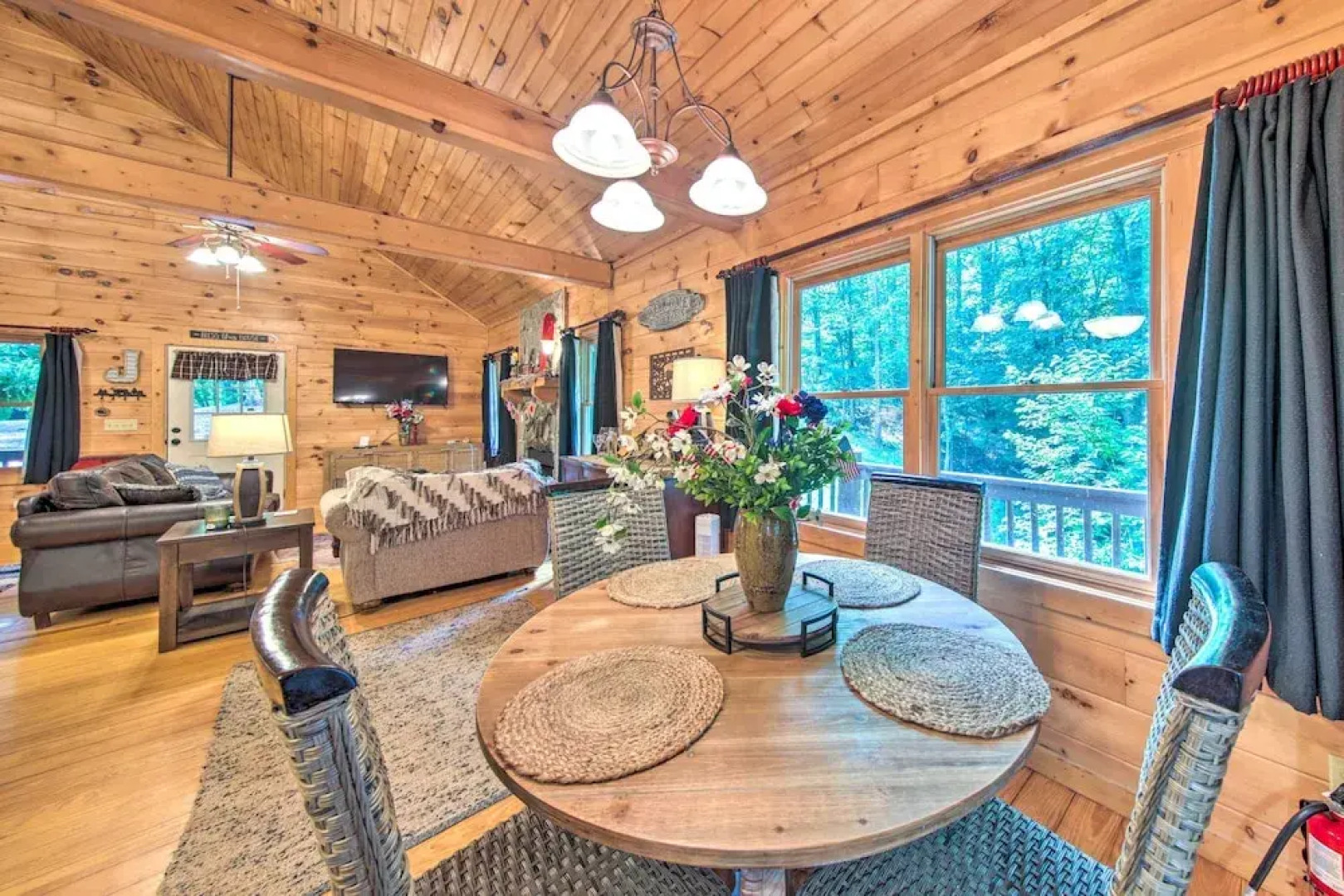 Cozy Cabin in Coosawattee River Resort!