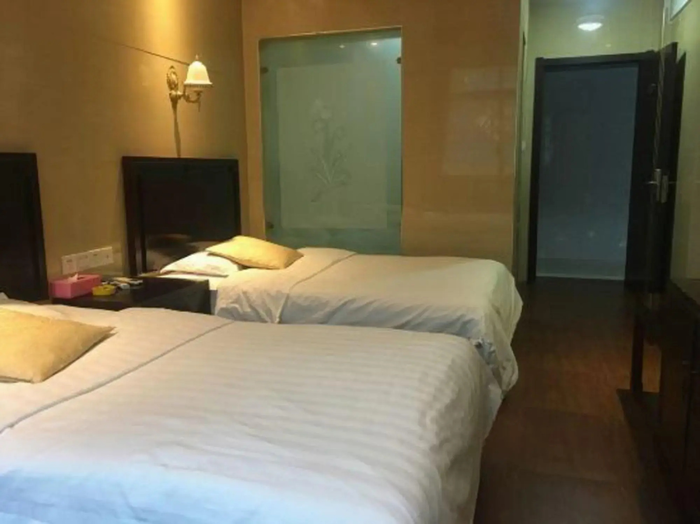 Yinruilin Express Hotel