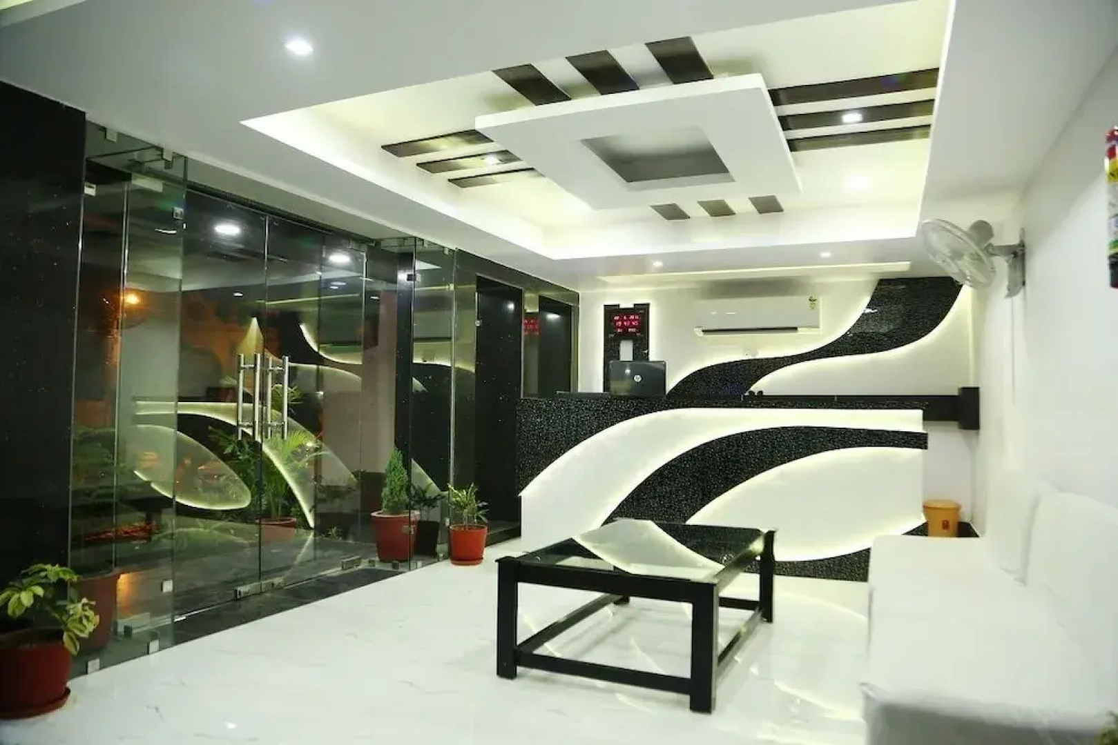 Hotel Golden Inn