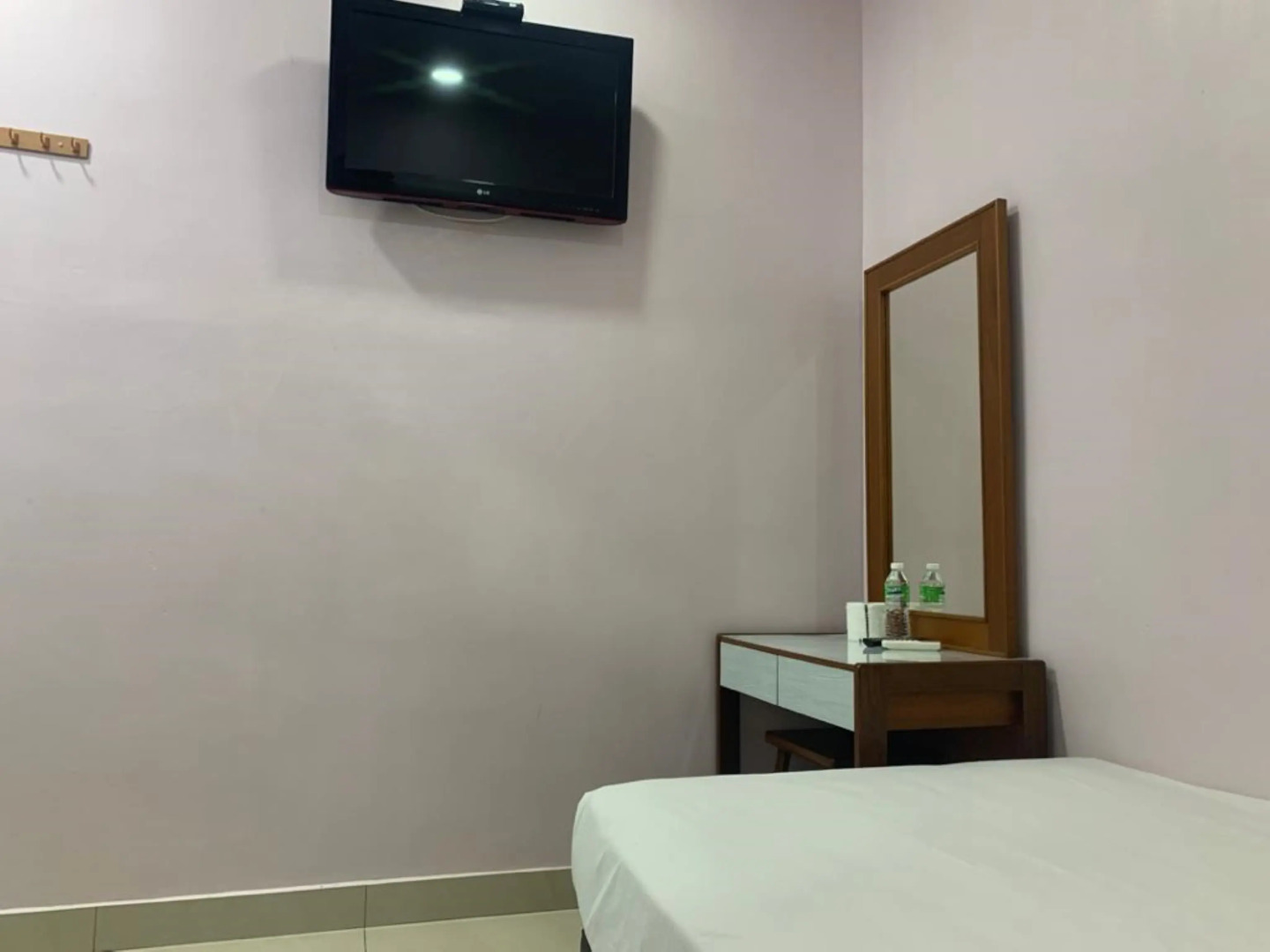 OYO 89877 Sun Triang Hotel