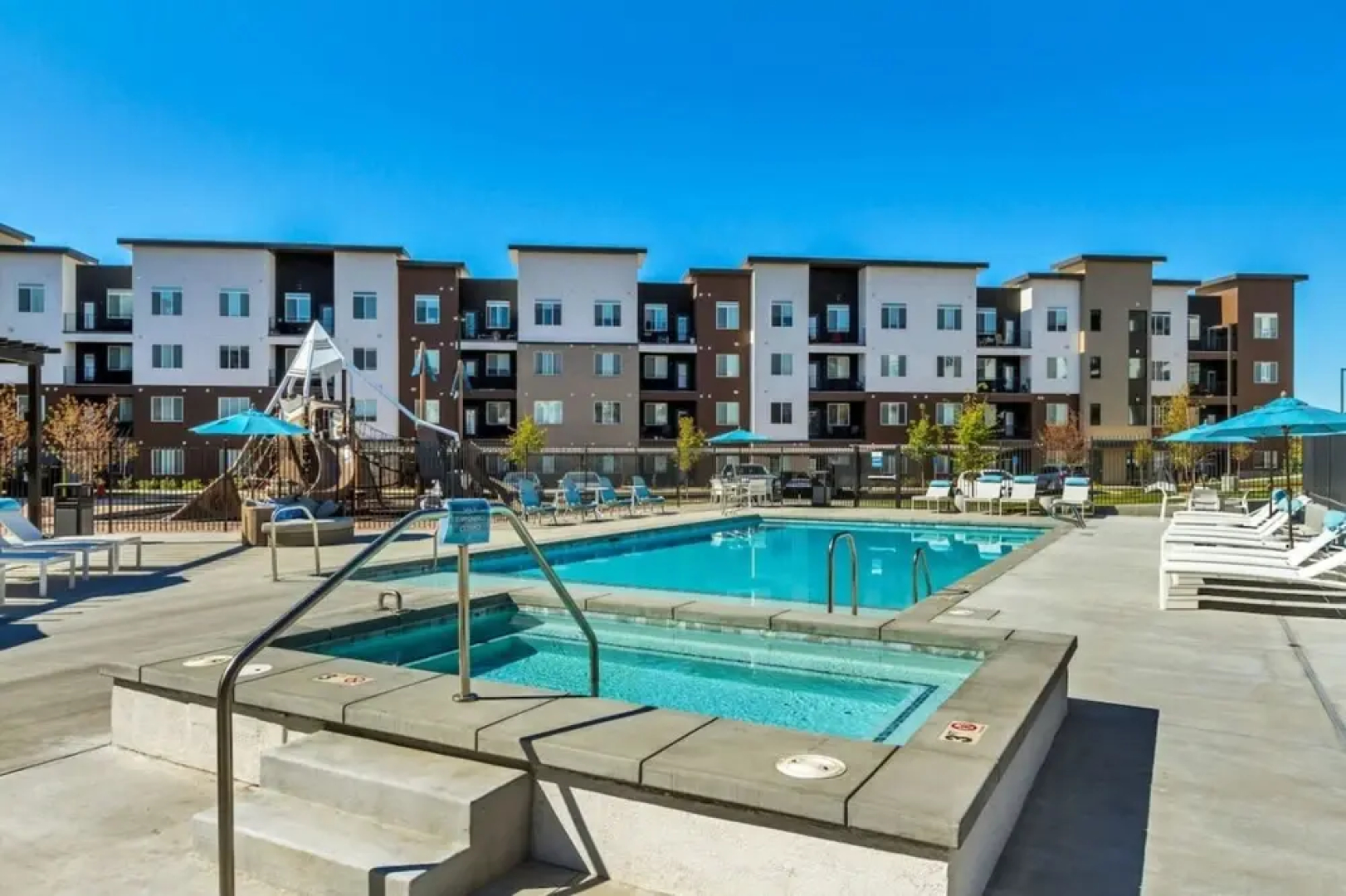 New Apt - Gigabit Internet - Year-round Pool