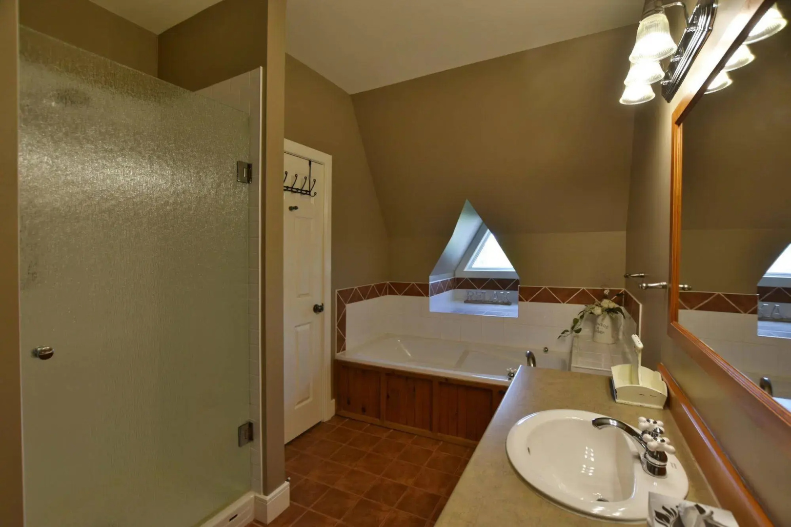 The Lodges at Blue Mountain - Historic Snowbridge Condos