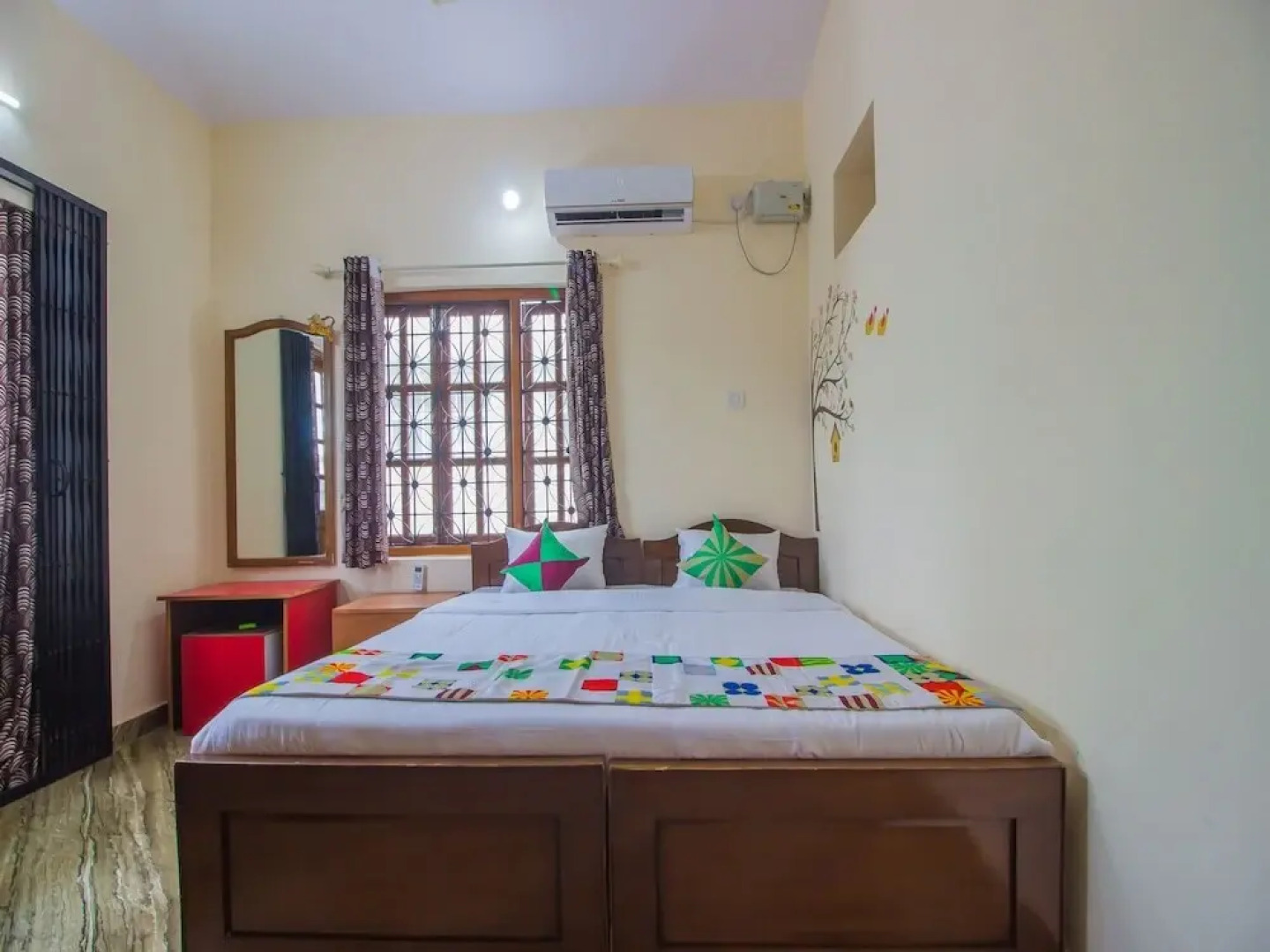 OYO 15804 Home Spacious 2BHK Near Mall De Goa