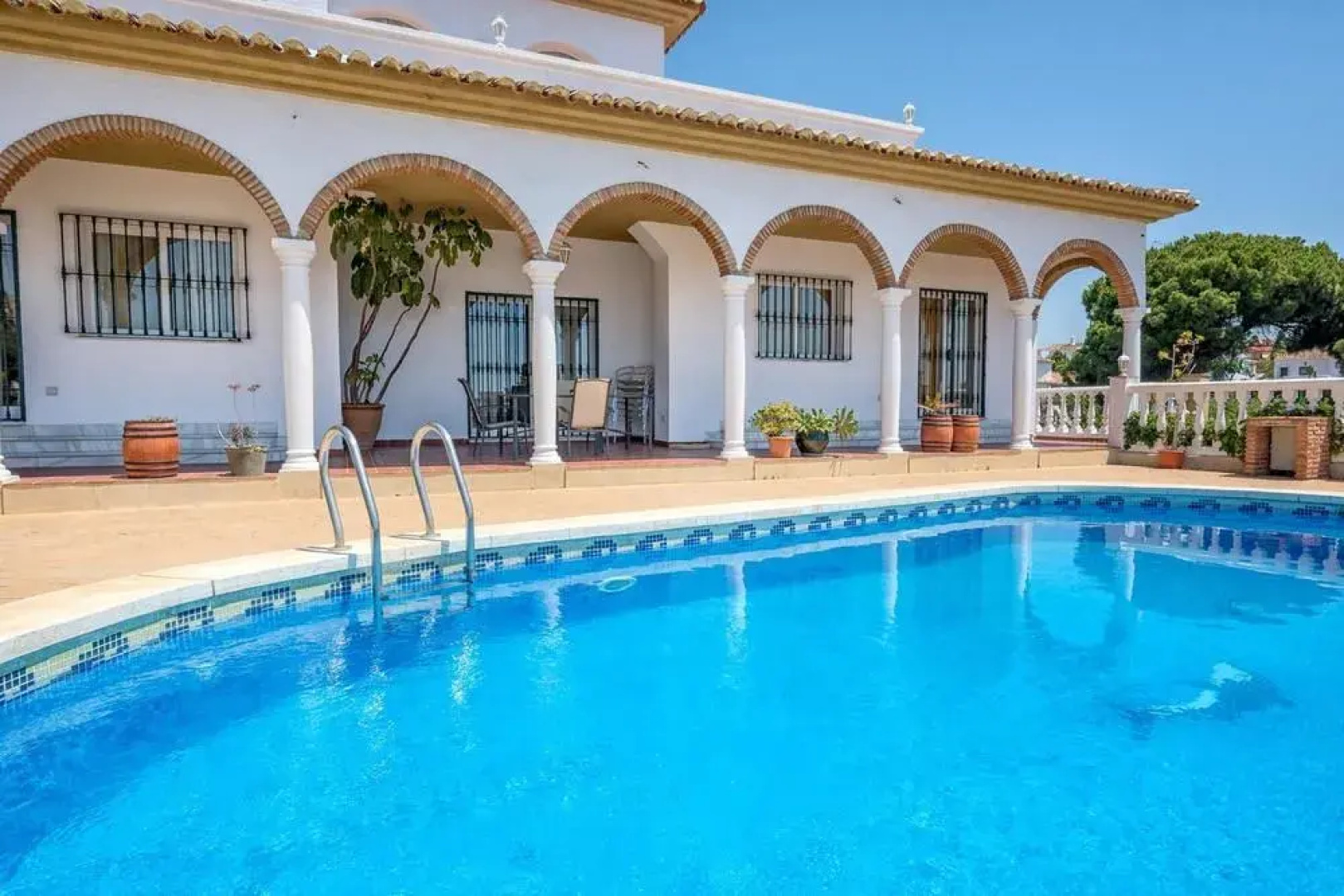 Oasis De Calahonda