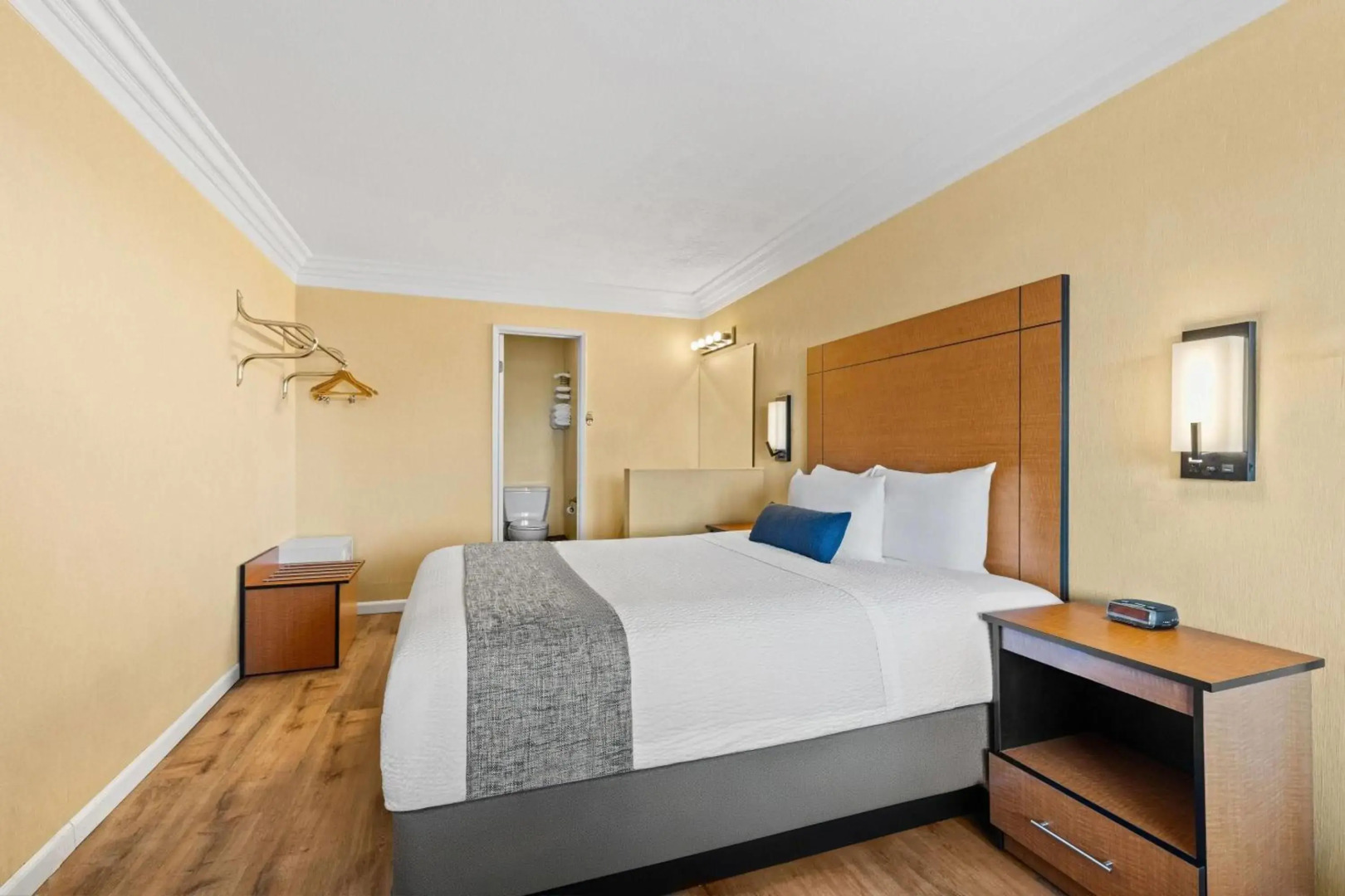 Travelodge by Wyndham San Clemente Beach