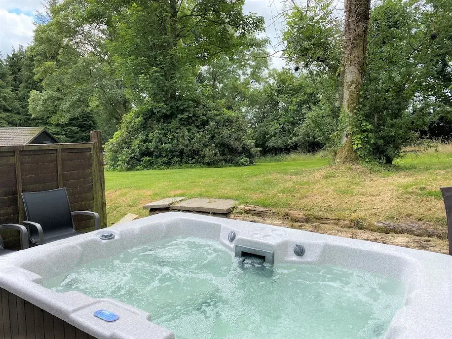 Birch 18 With Hot Tub, Newton Stewart