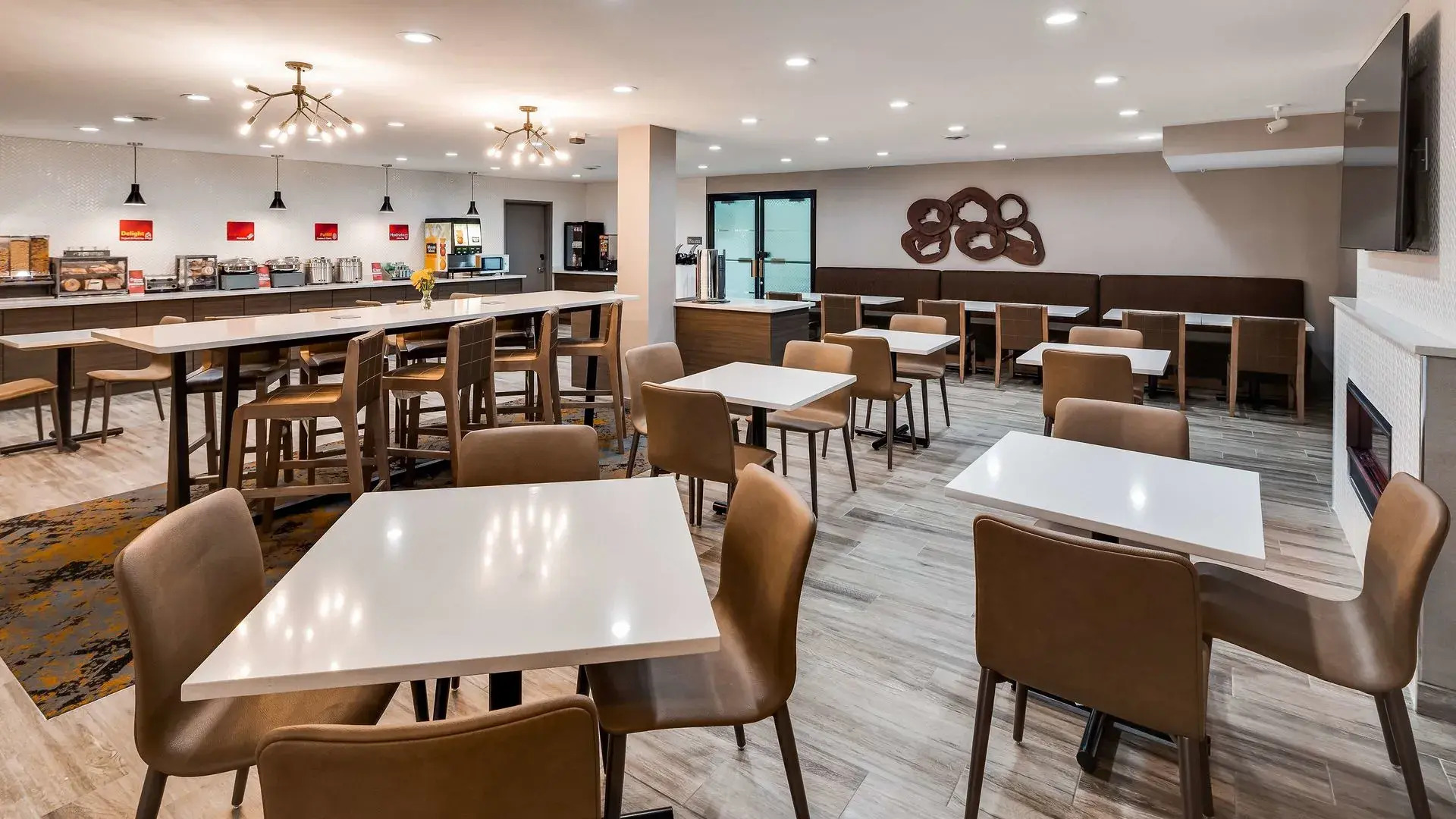 Best Western Plus Bourbonnais Hotel & Suites