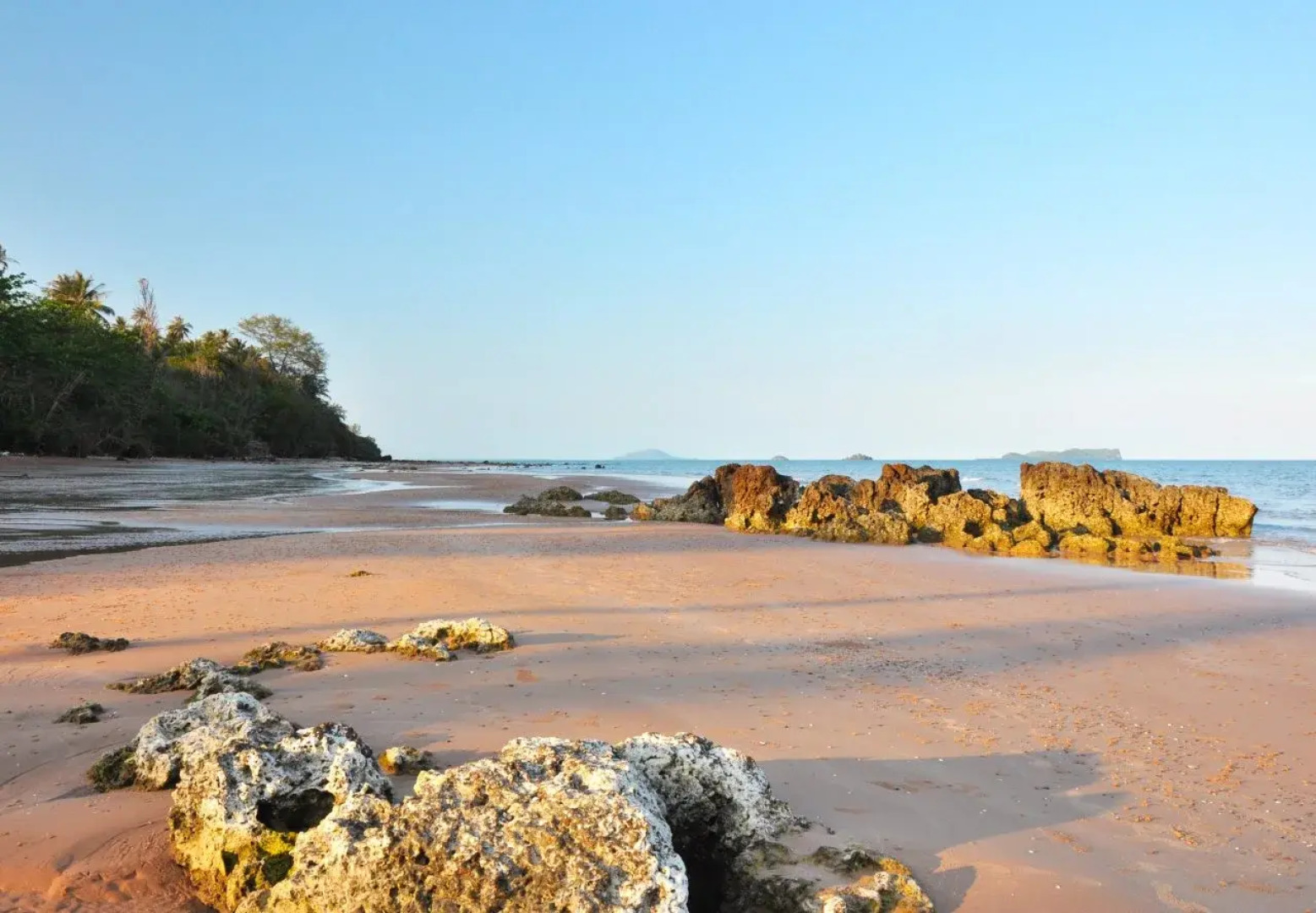 Bansaithong Beach Resort