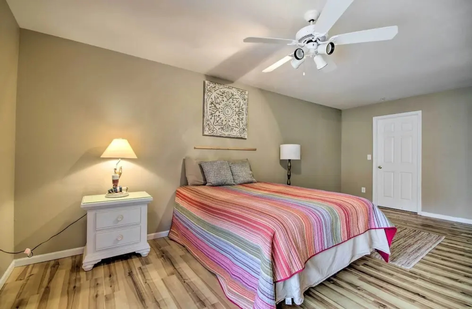 Spacious Lakefront Condo w/ Views in Camdenton!