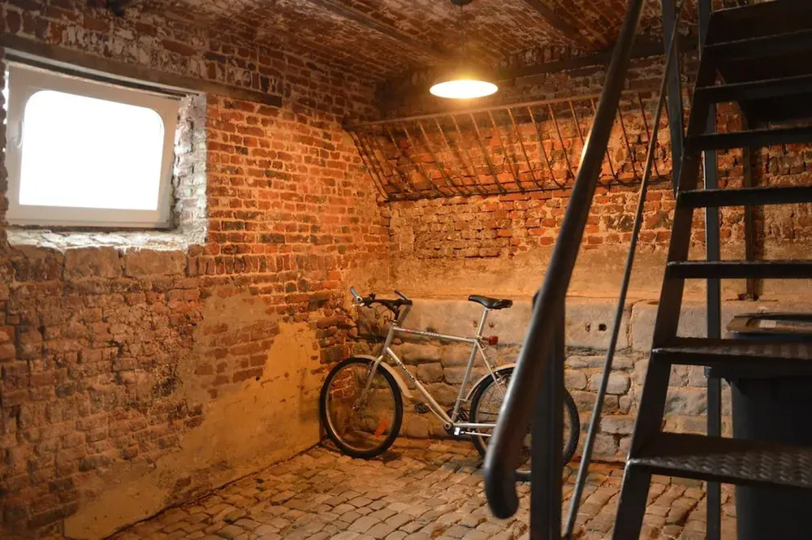 A Cosy Vintage Loft to Discover, Ideal for Exploring the Region by Bike