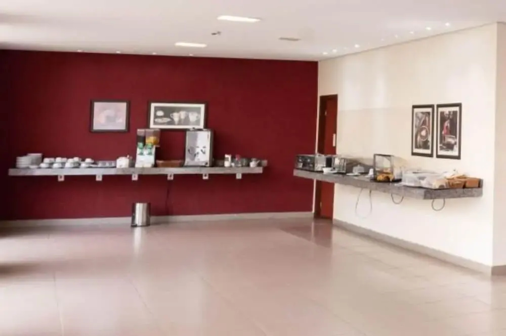 Colonial Flat Hotel