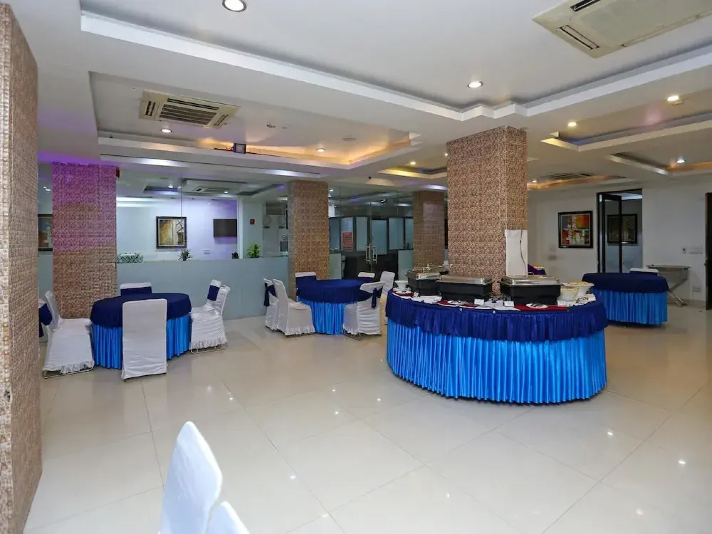 OYO 16004 Le Crescent